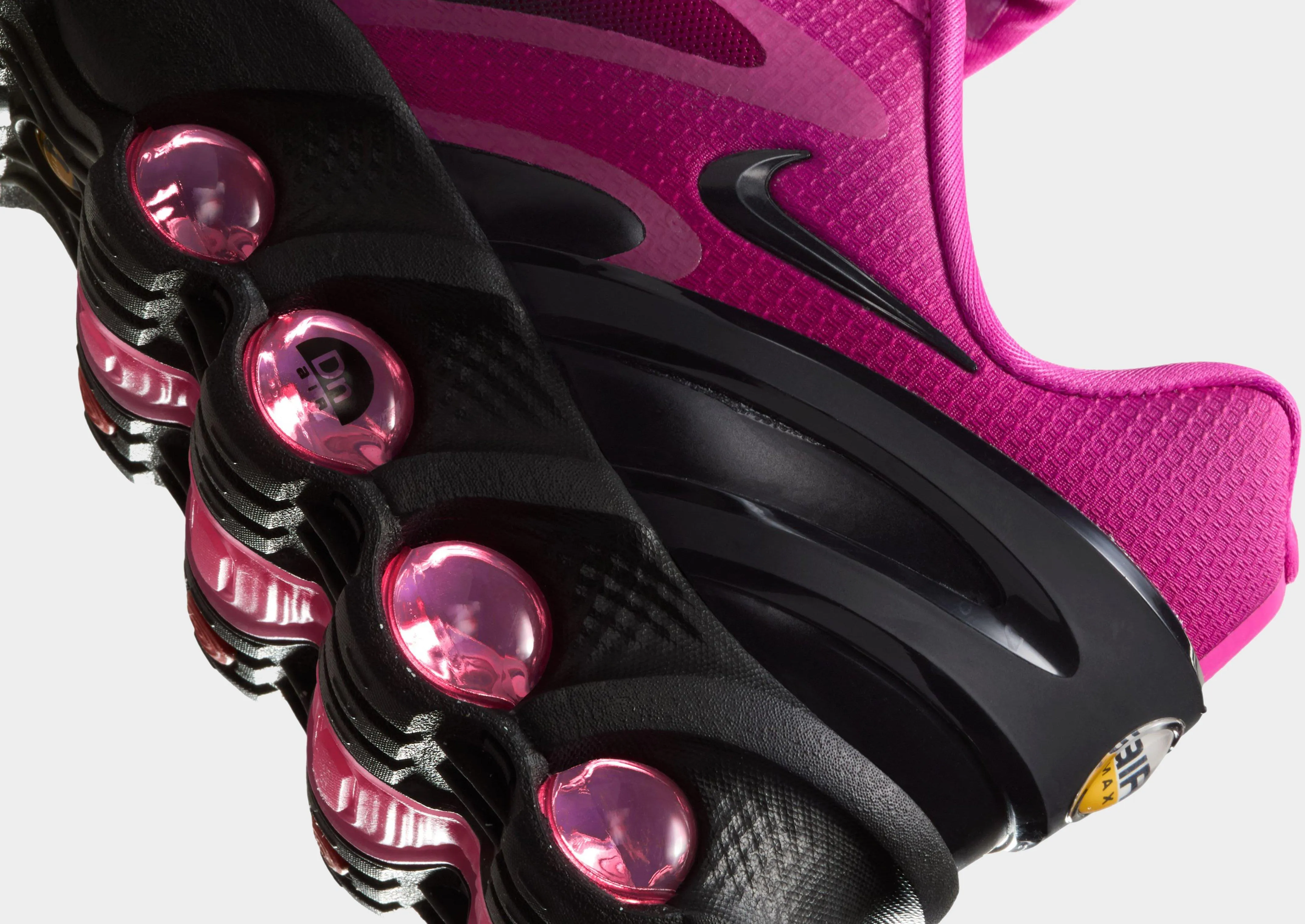 sandy terrain Air Max DN8 Women's