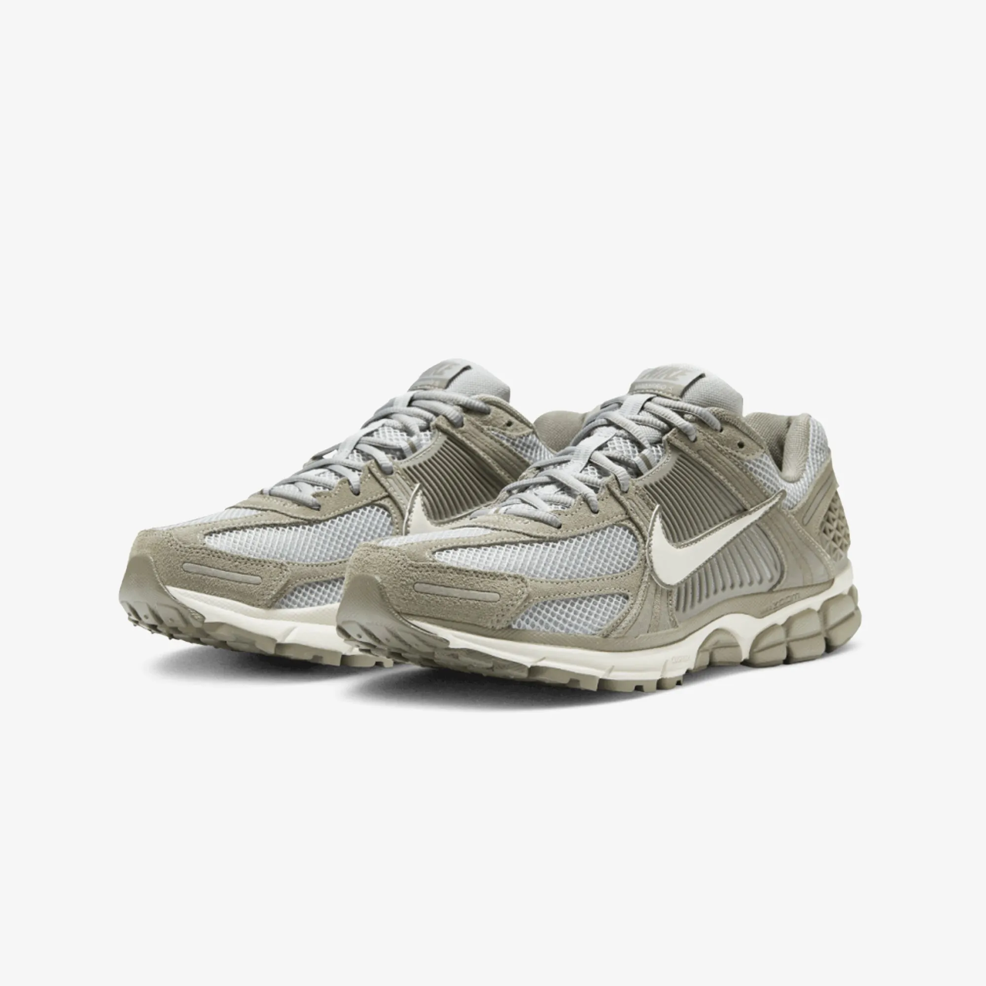 NIKE | ZOOM VOMERO 5 { DARK STUCCO/PHANTOM-LT SMOKE GREY Trendy Style