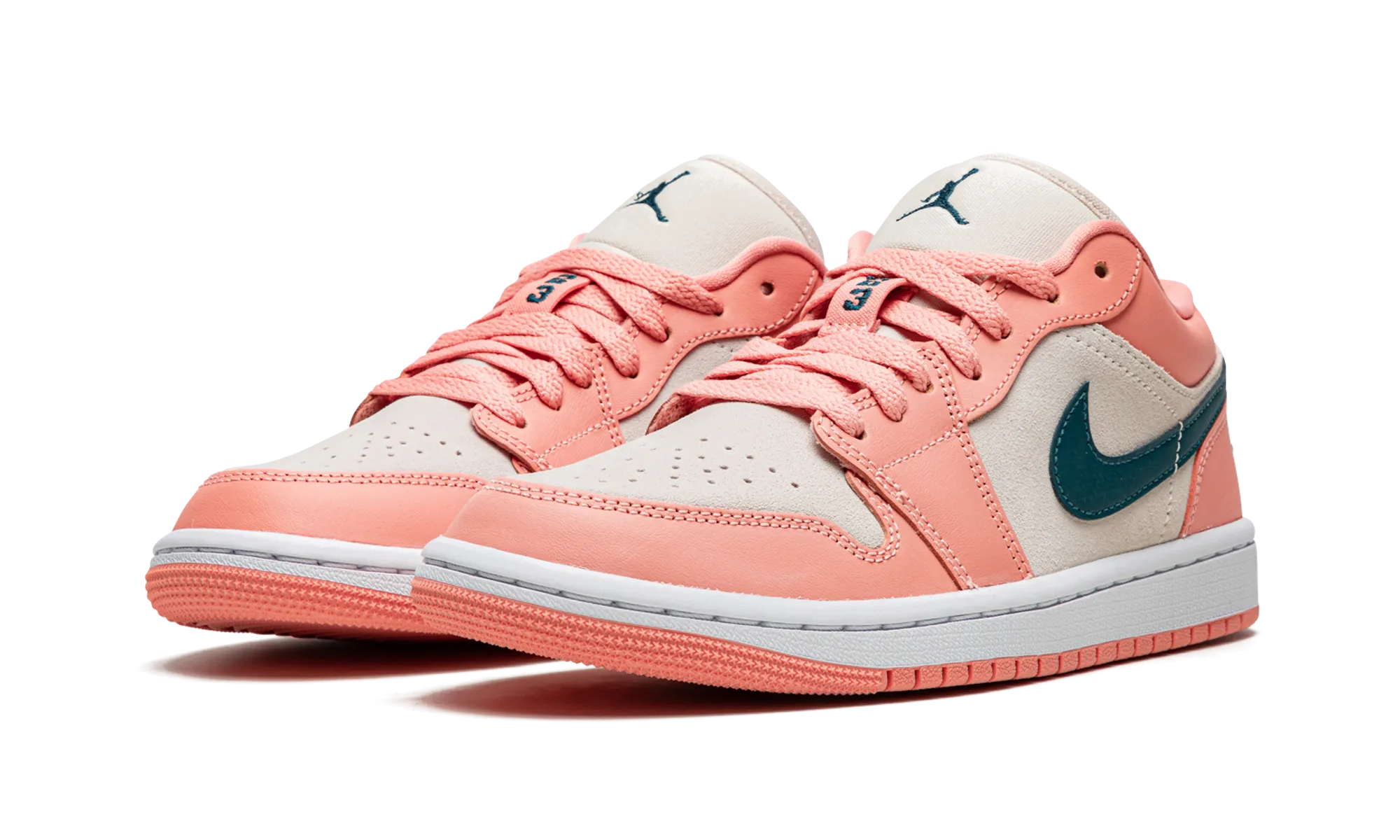 Premium cushioning Resilient Outsole AIR JORDAN 1 LO WMNS "Light Madder Root"
