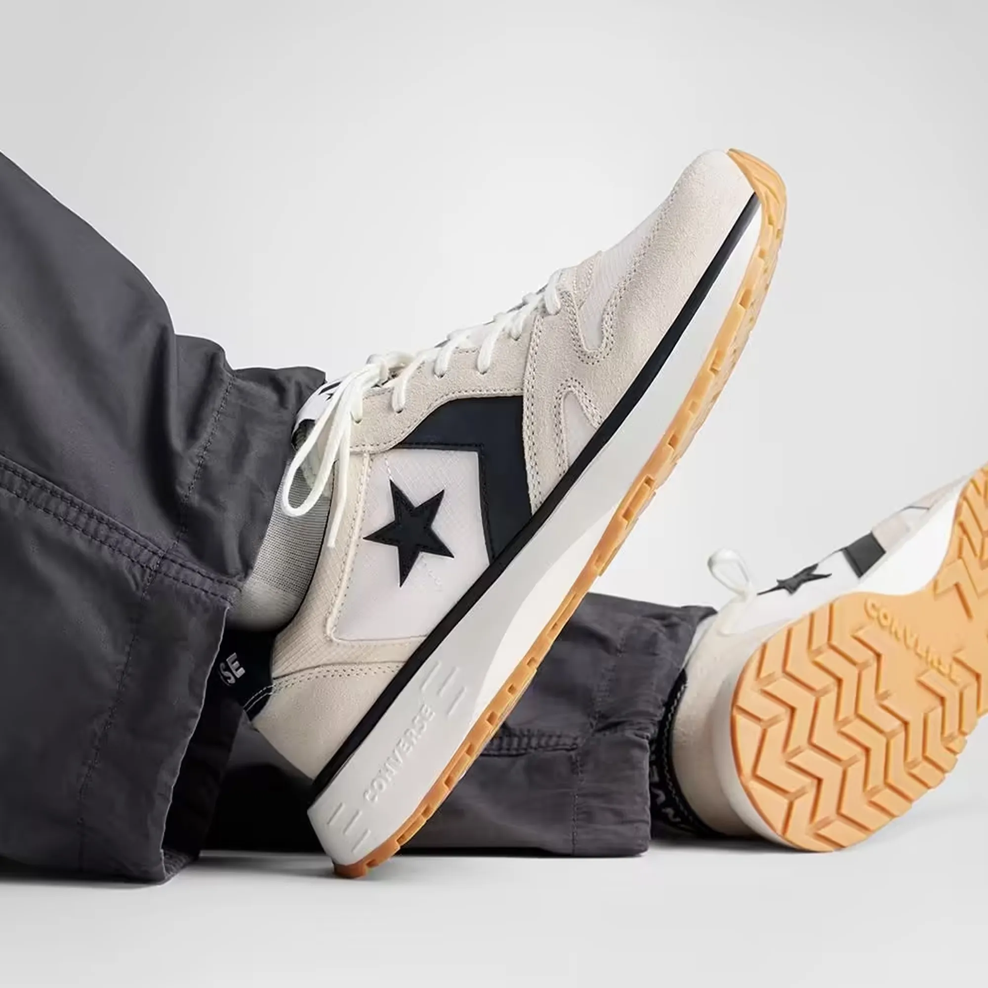 Flex Step Relax Mode CONVERSE | OMNI TRAINER { BLACK/WHITE