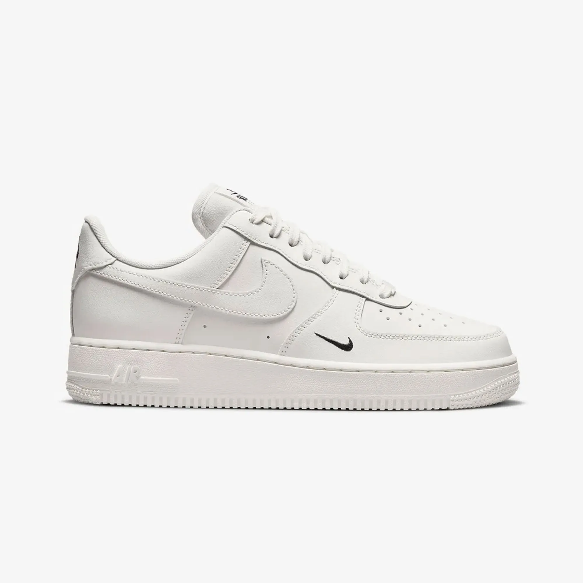 NIKE | AIR FORCE 1 '07 ESSENTIAL { SAIL/SAIL-BLACK Stitch Free Construction Professional Fit