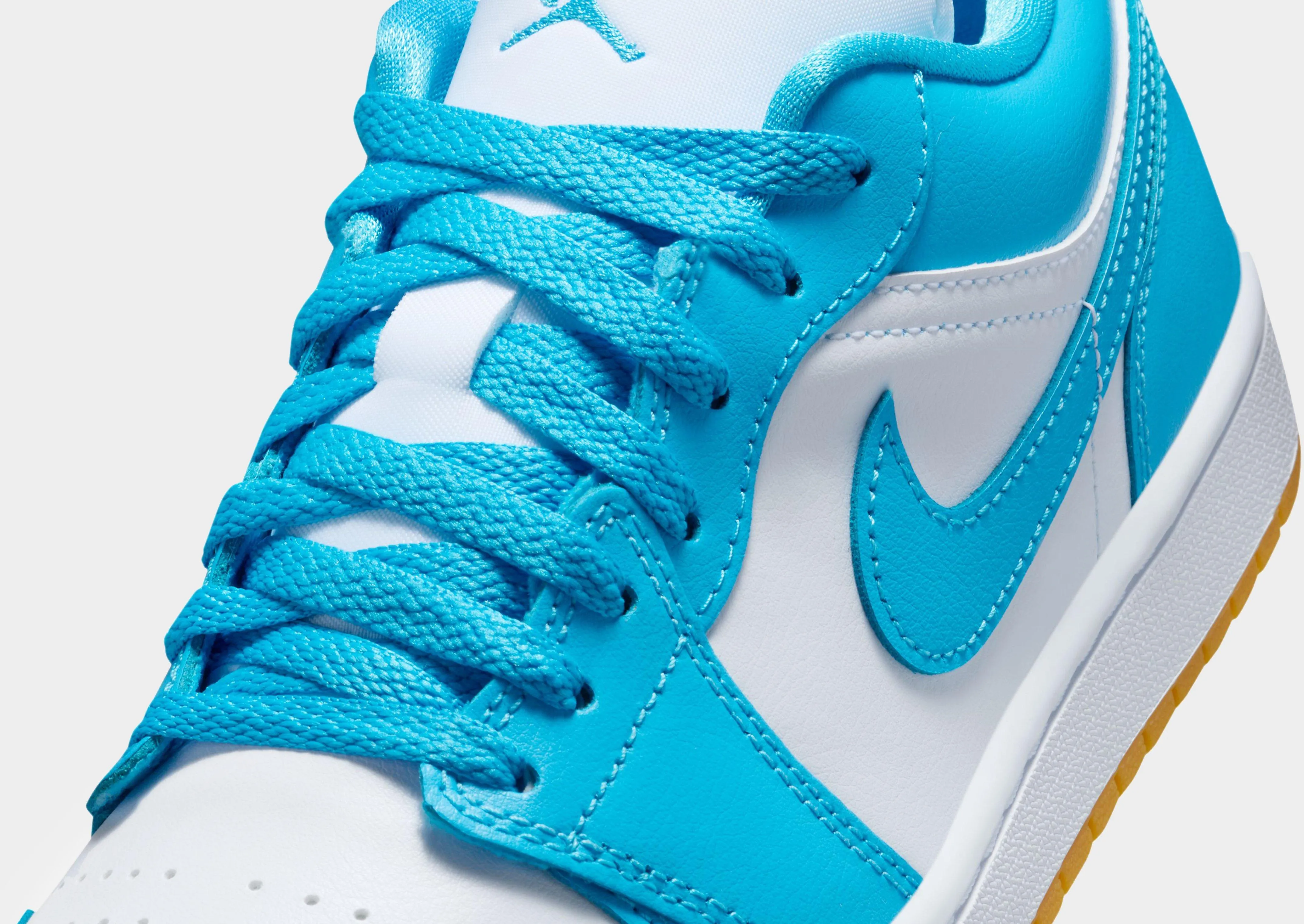 Air 1 Low Women's Walk Tech
