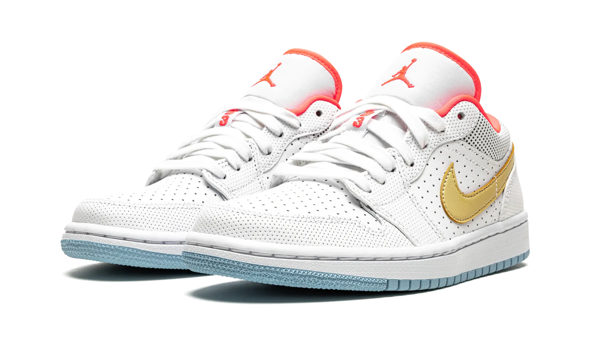 Comfortable ankle support AIR JORDAN 1 LO SE WMNS "White / Sesame / Flash Crimson"