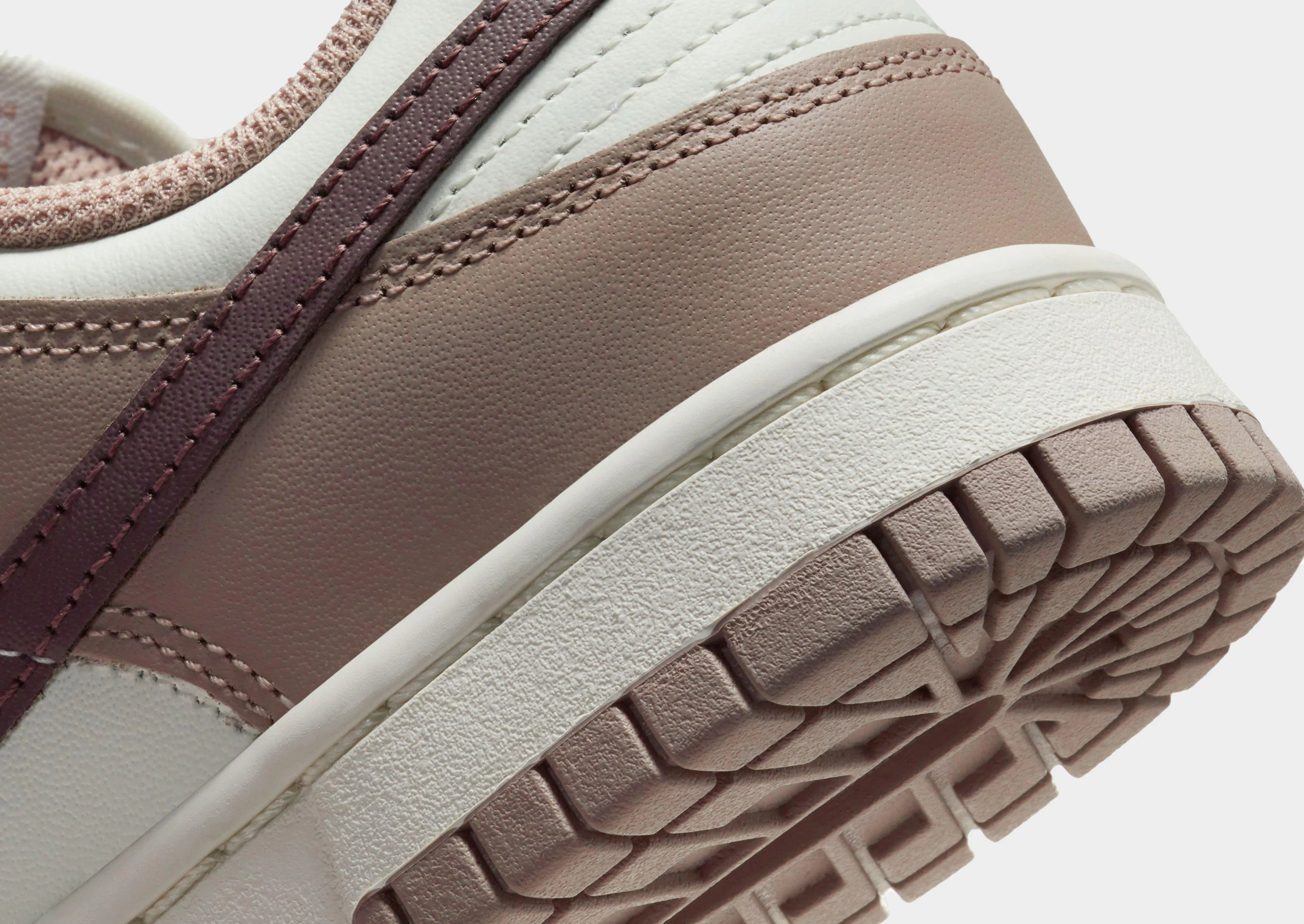 Dunk Low Women's Agility Step