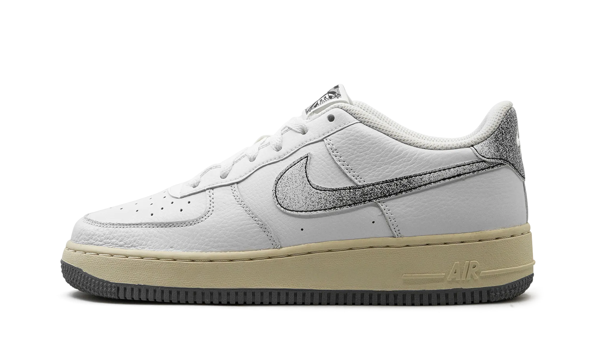 Air Force 1 Low LV8 3 "50 YEARS OF HIP-HOP" Sleek Profile