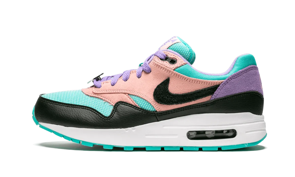 Air Max 1 NK Day (GS) "Have a Nike Day" versatile - use shoes