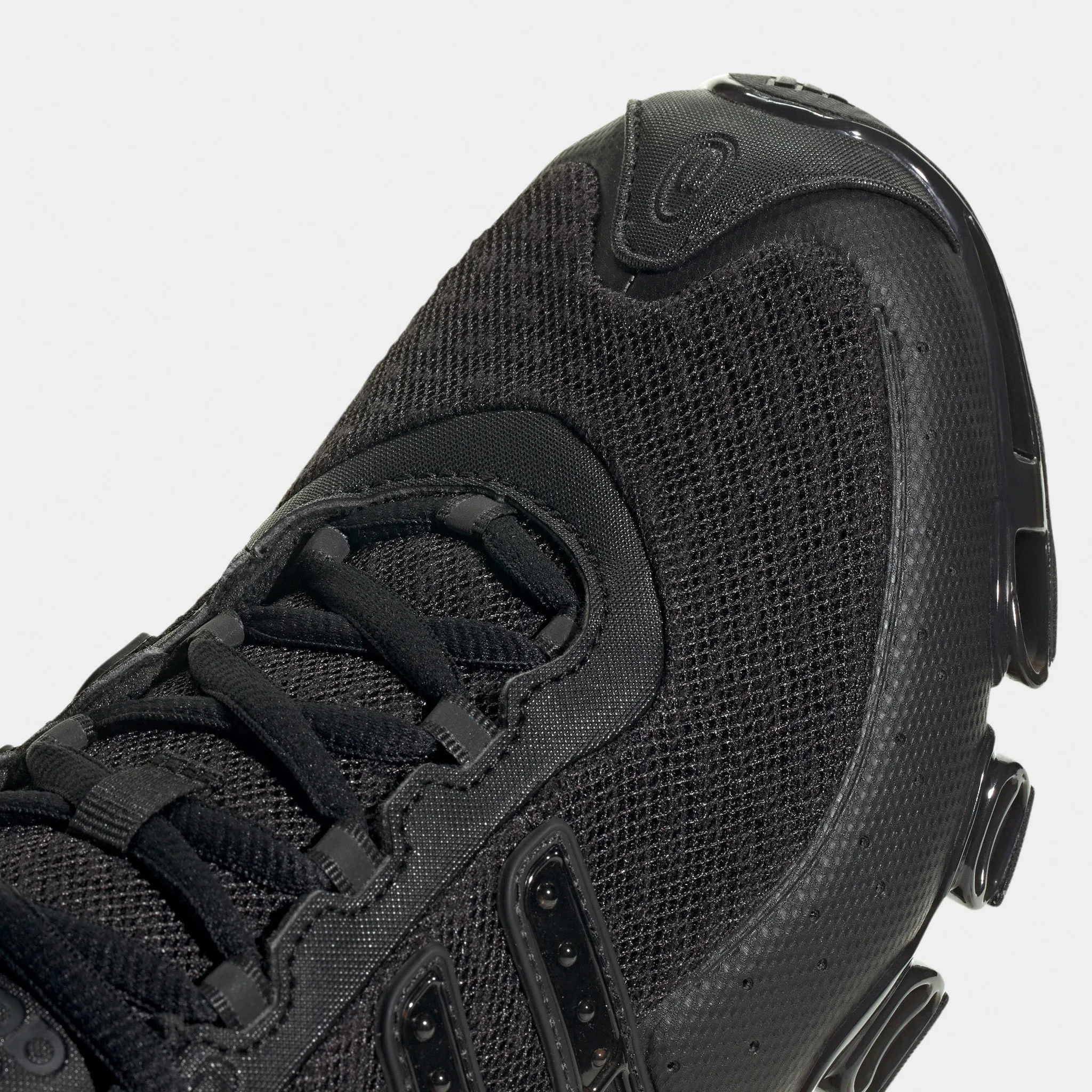 Fitted Traction Toe box space adidas Megaride Black / Black