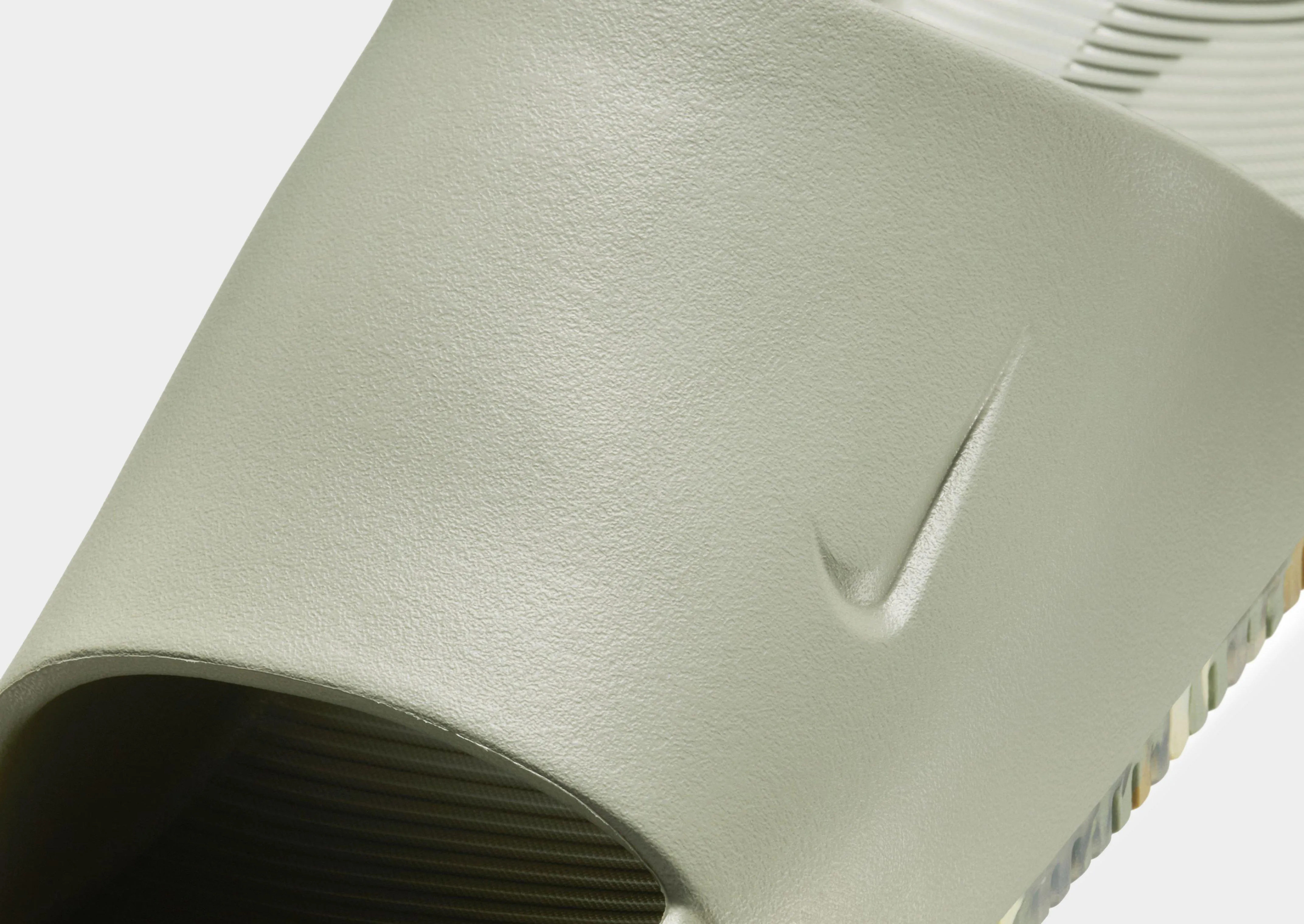 Shock Absorbing Sole Wide Base Calm Slides