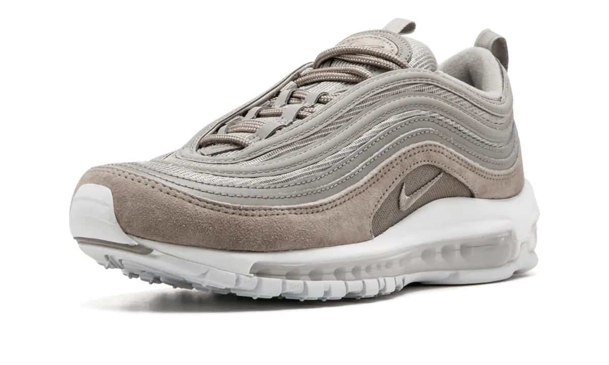non - energy - return shoes Air Max 97