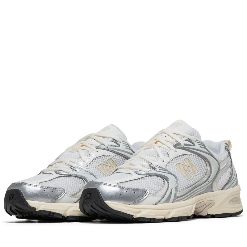 Textured Grip Surface New Balance 530 - Silver Metallic/Linen