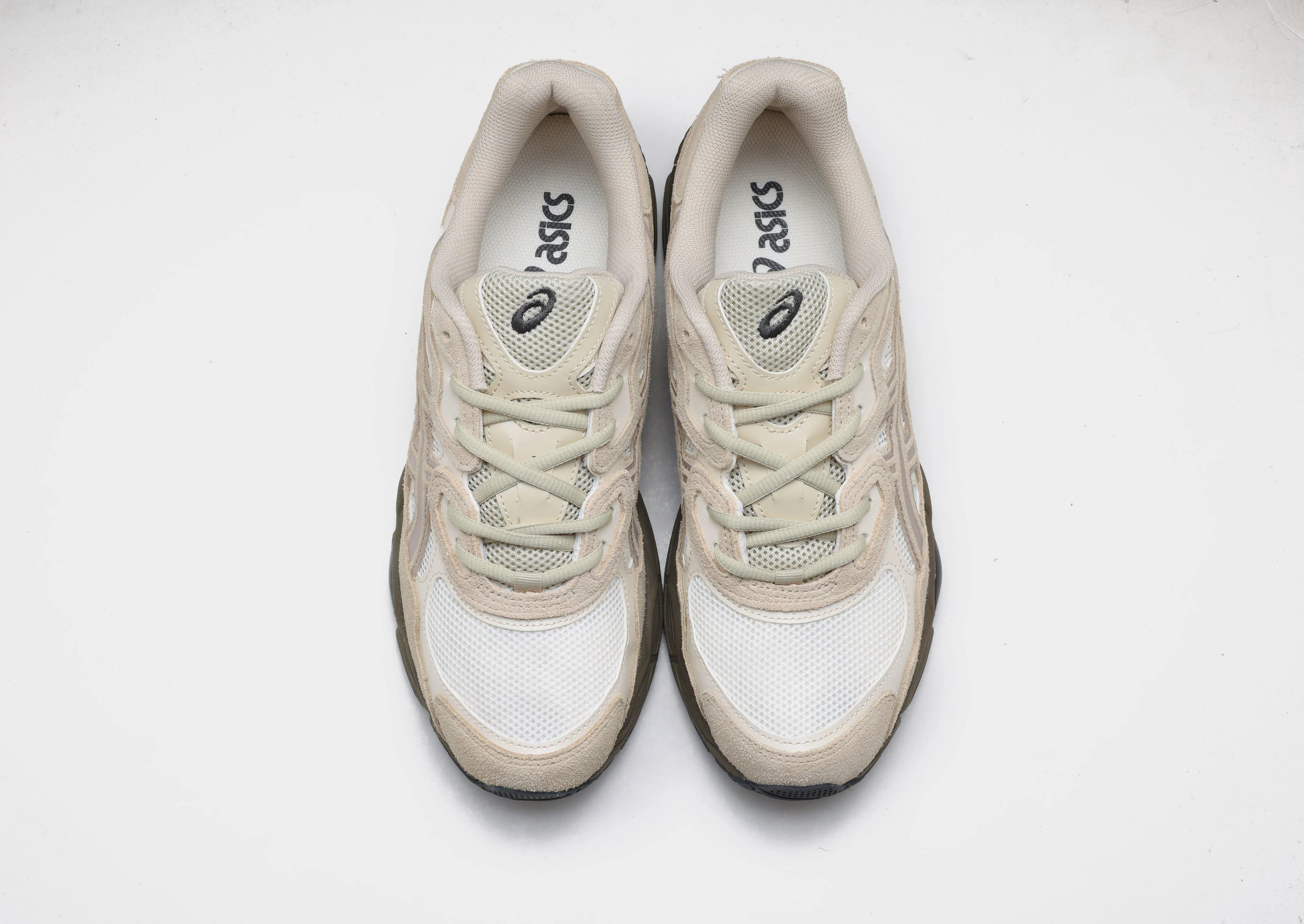 GEL-NYC Comfort Adjust Ankle Lock Technology