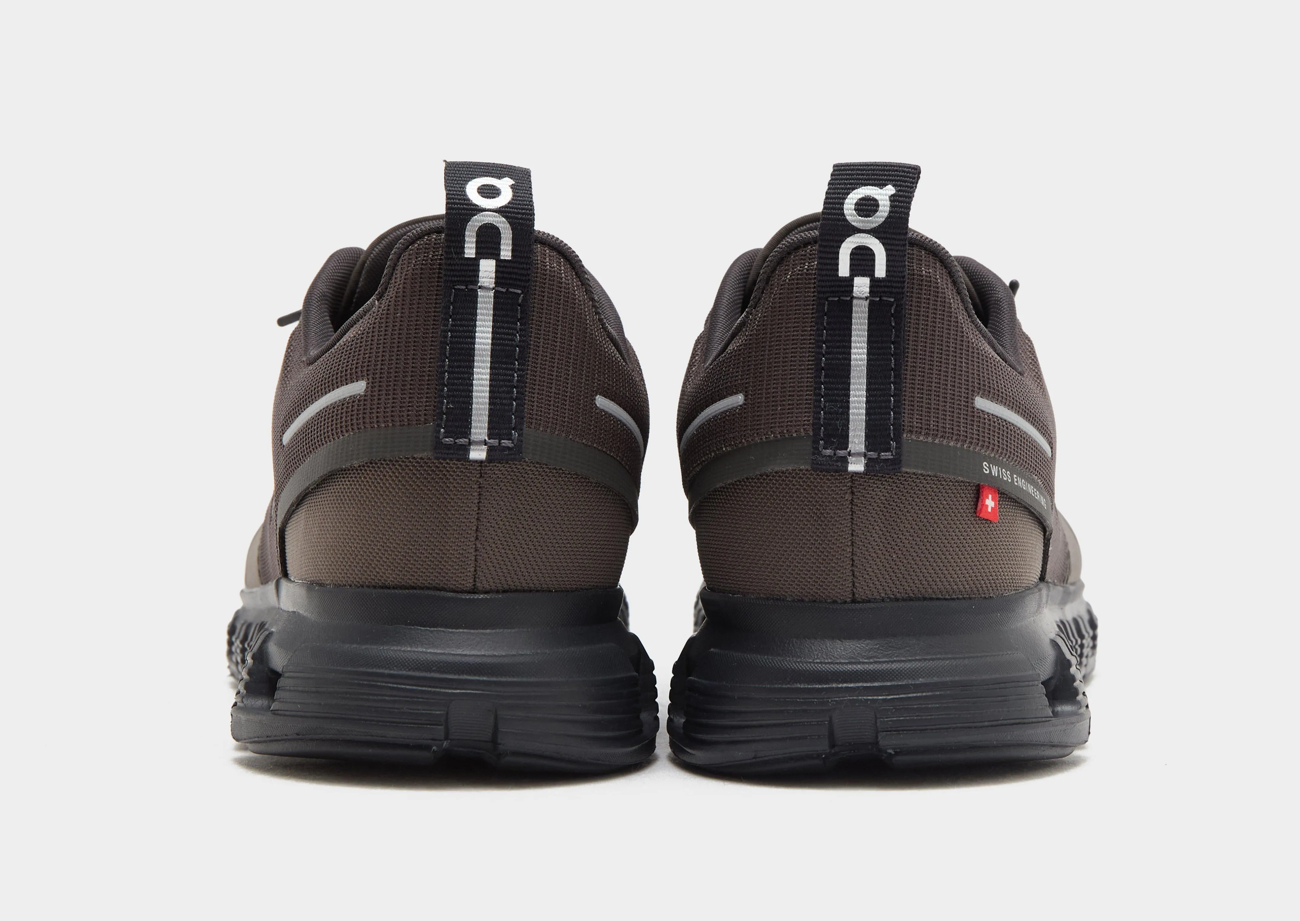 Posture Boost female athlete shoes Cloud 6