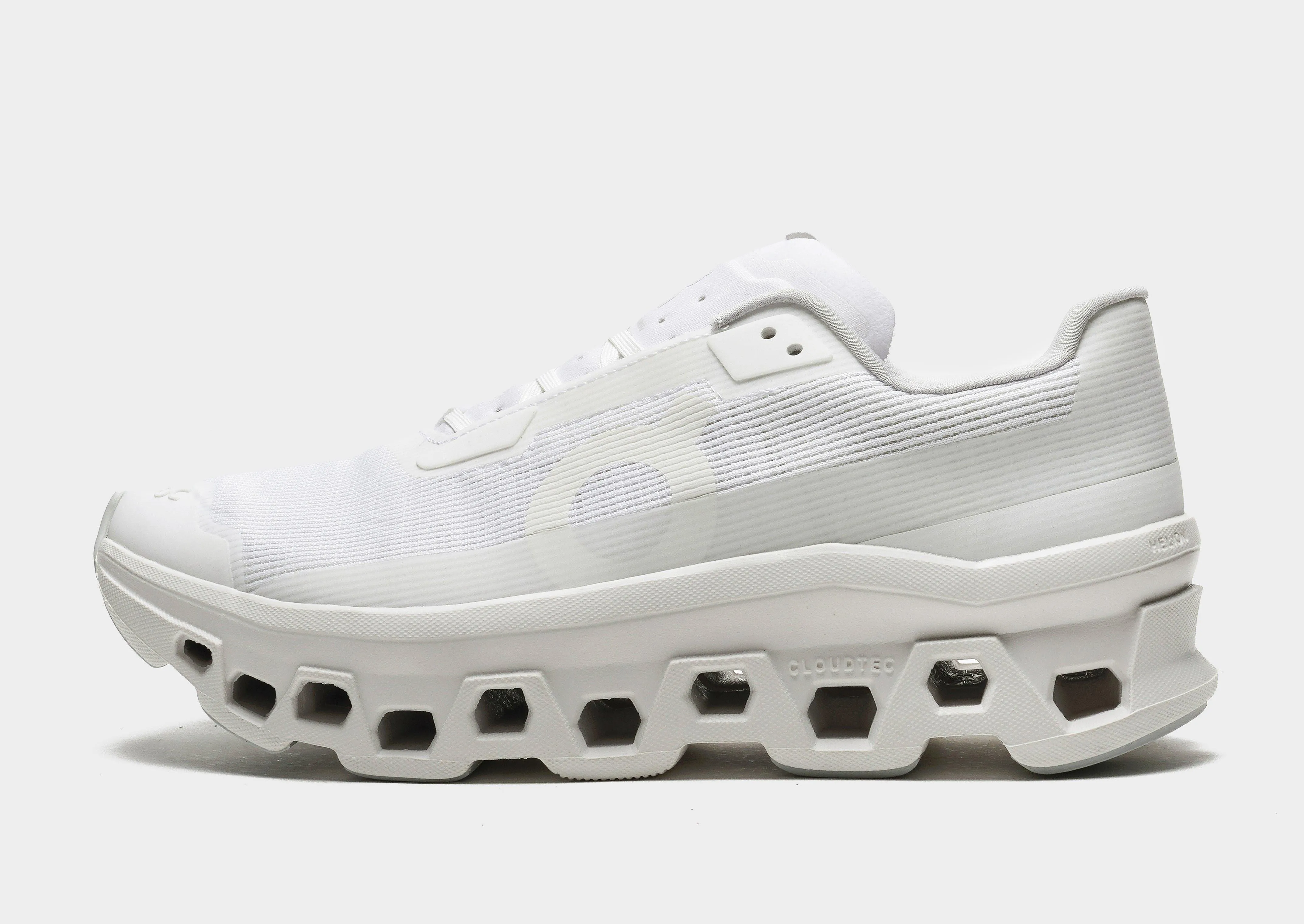 running on asphalt shoes indoor activity Cloudmonster Void