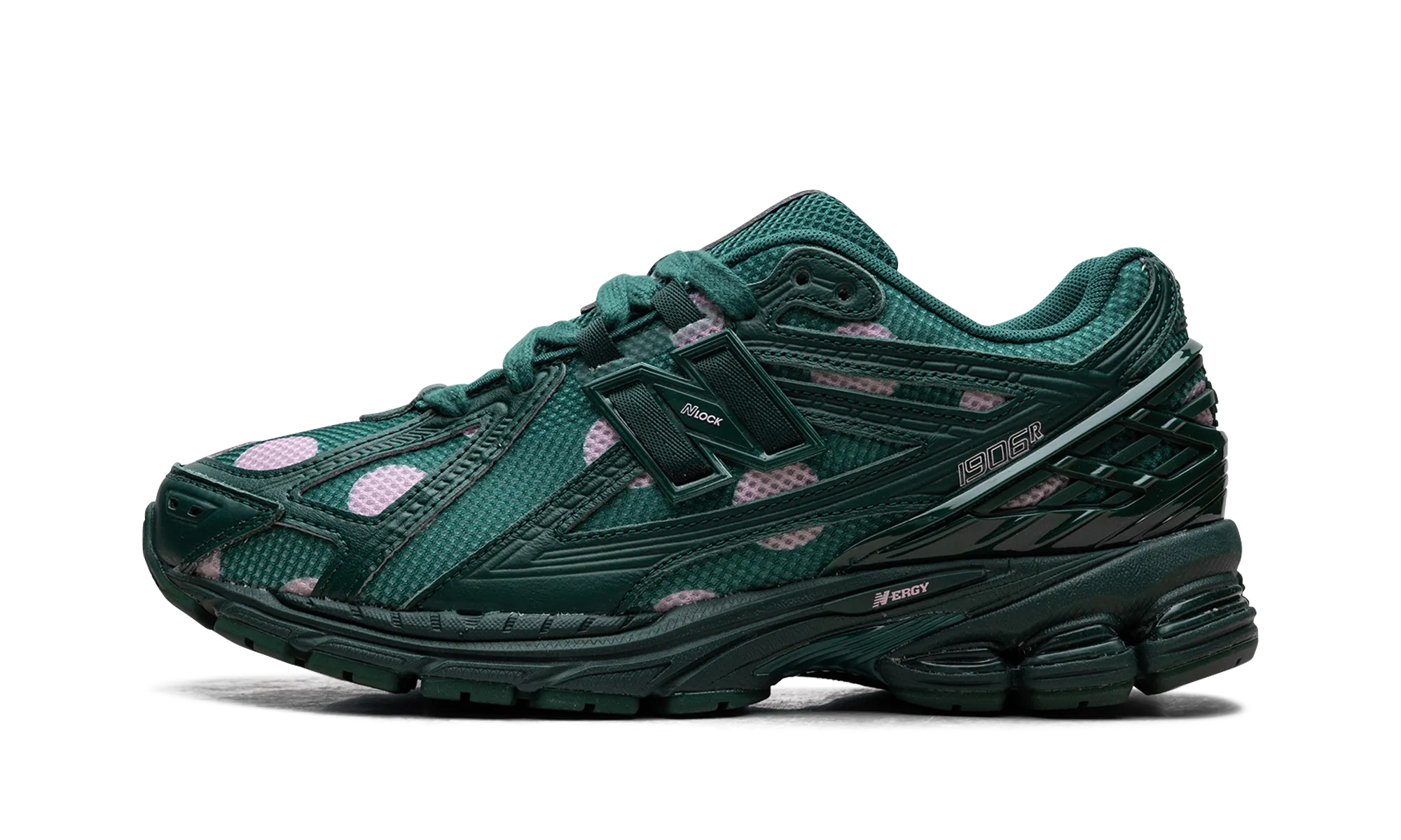 1906R "Polka Dot Green" running in a lagoon area shoes orthotic - friendly shoes