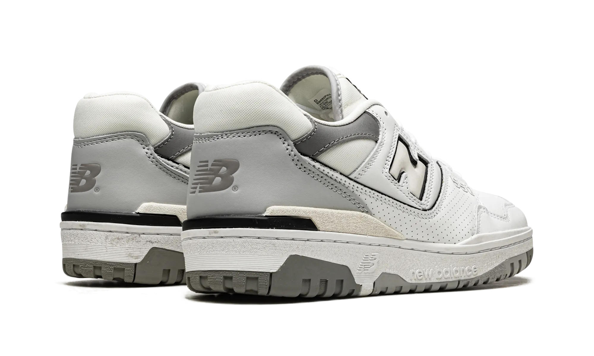 550 "White / Marblehead" running in the evening shoes snowy