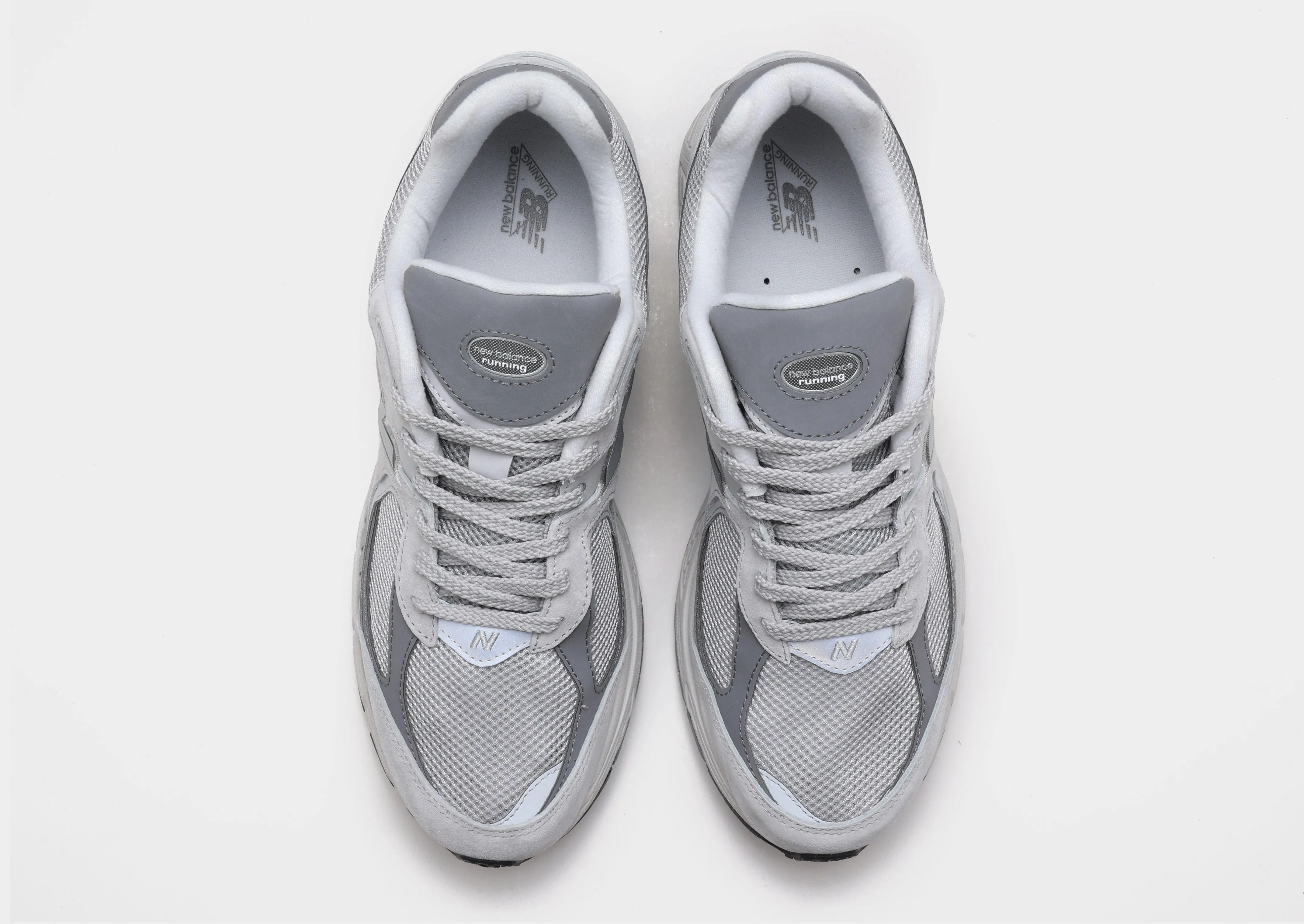 2002R male athlete shoes sunny