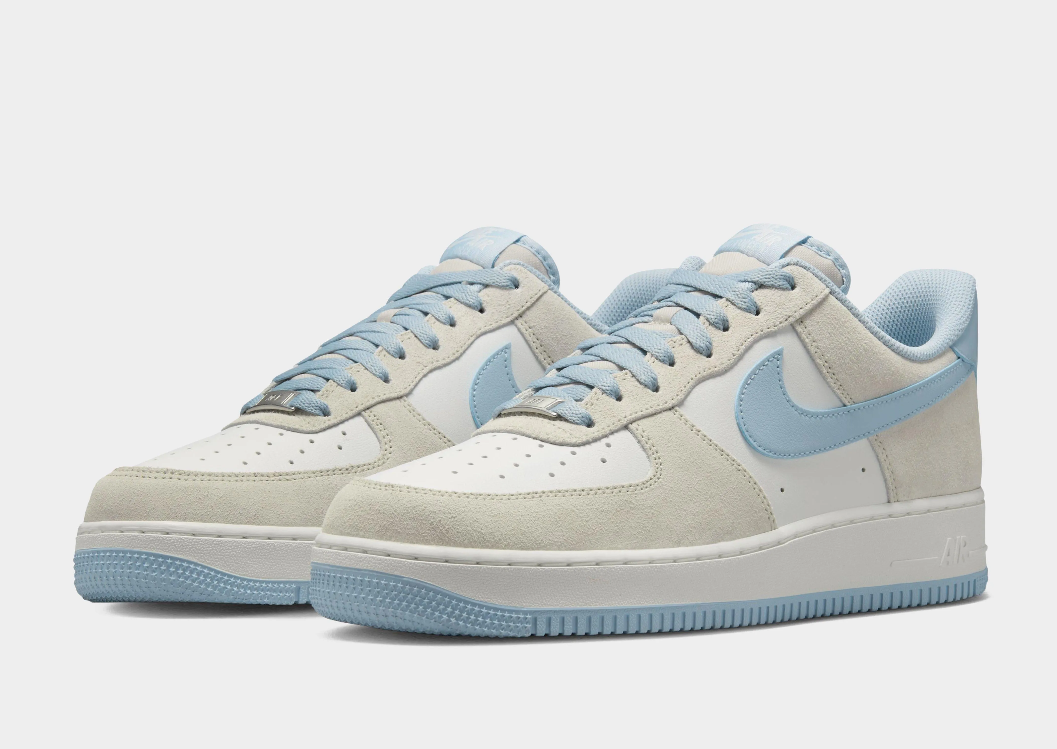 Air Force 1 '07 LV8 Feet Support