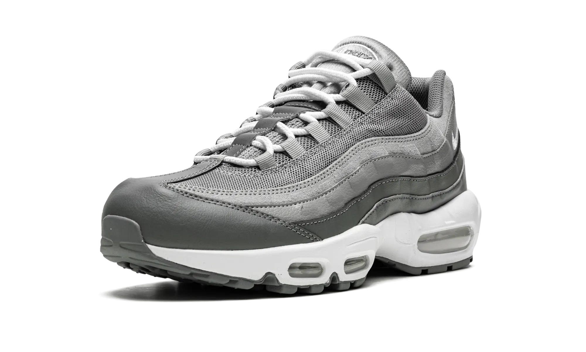 running in a tennis court area shoes Air Max 95 "Cool Grey"