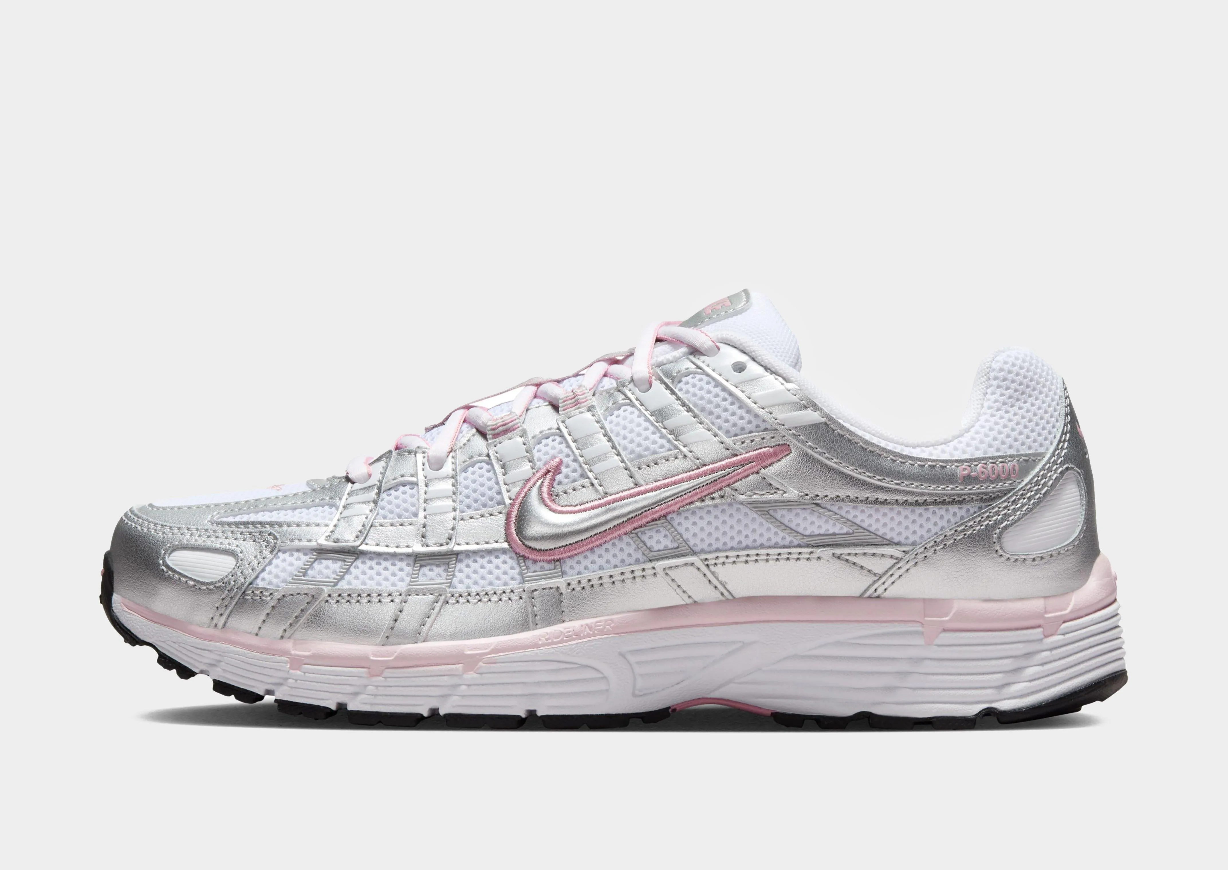 P-6000 Women's running in a modern bridge area shoes