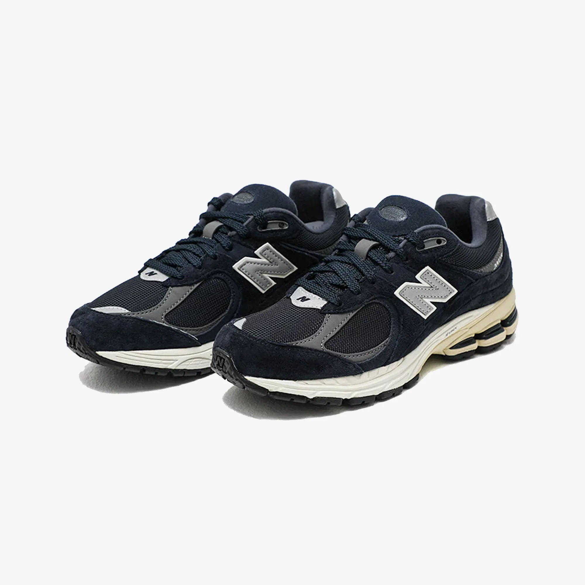 New Balance | 2002R { ECLIPSE NAVY contemporary running option