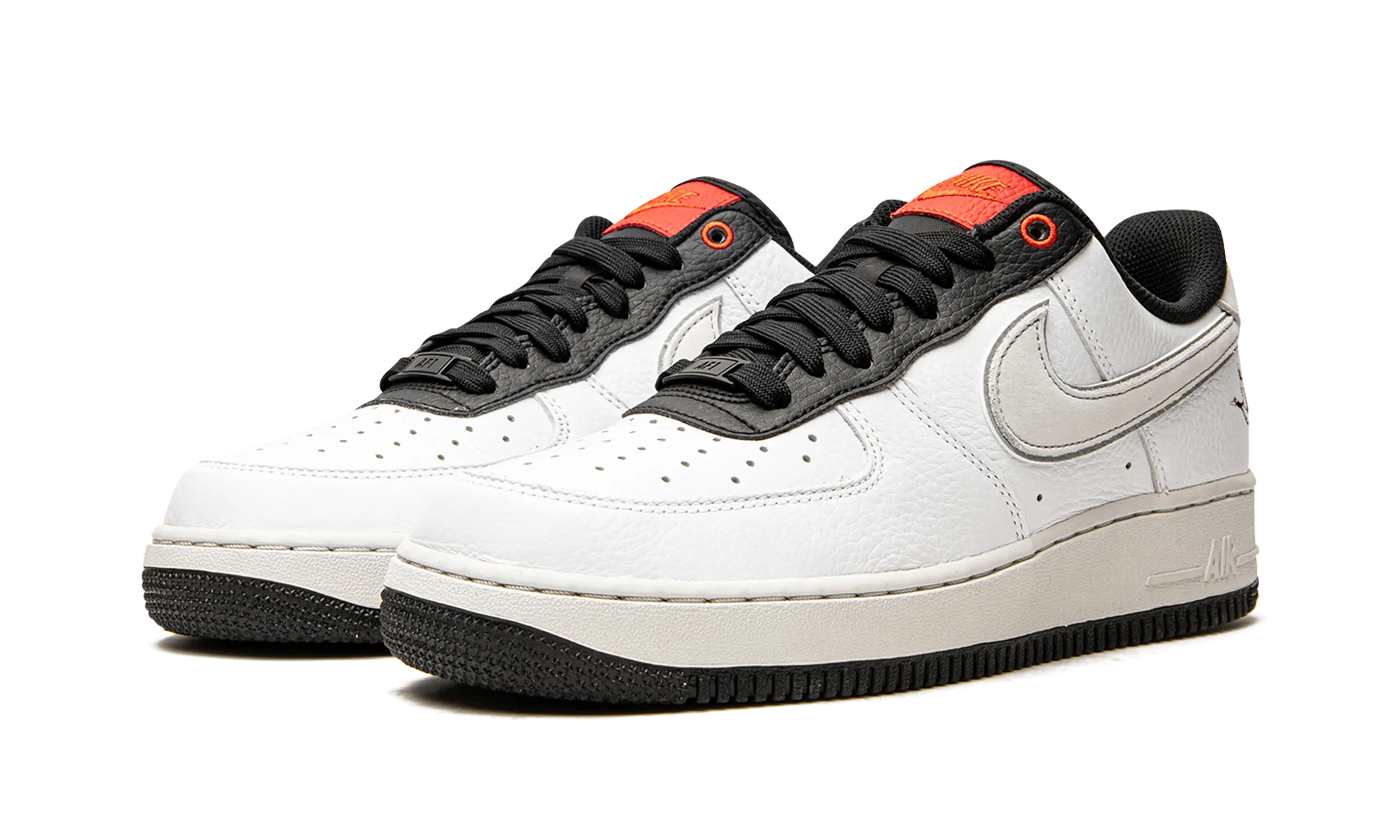 Air Force 1 '07 LX "Milky Stork" Dynamic Movement Skater Move
