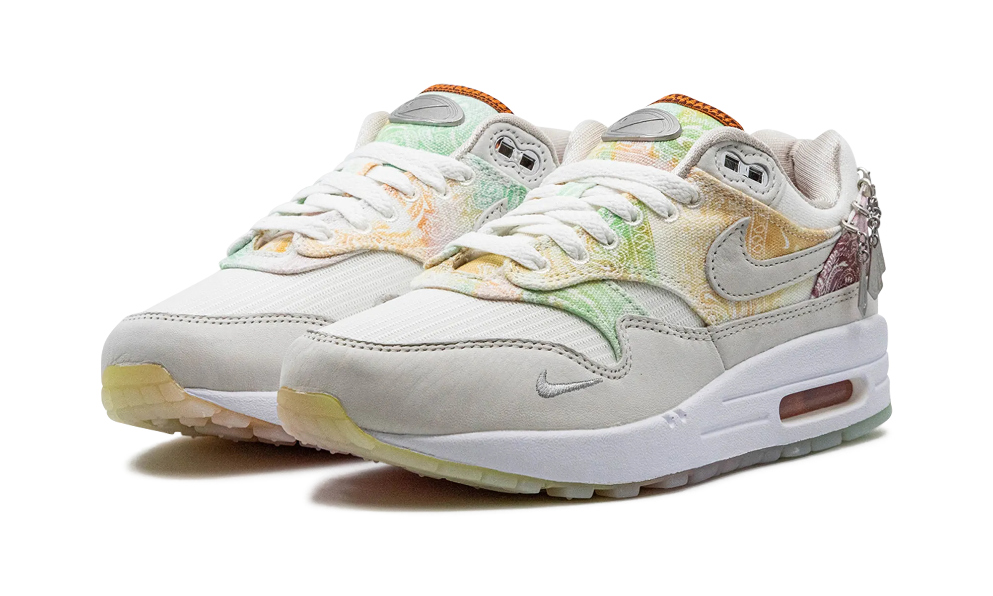 running in a nature reserve shoes NIKE AIR MAX 1 '87 WMNS "White Phantom Mint Foam"