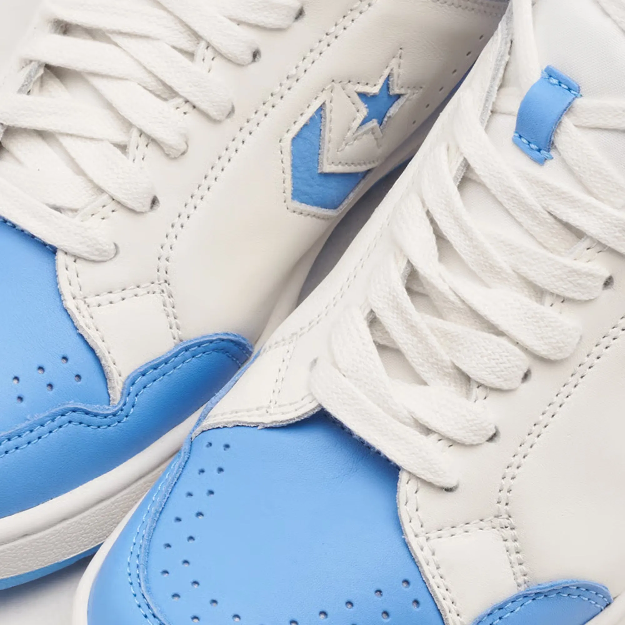 Converse | WEAPON CHOOSE YOURS LEATHER { WHITE/BLUE Fashion Basics Microfiber Overlays