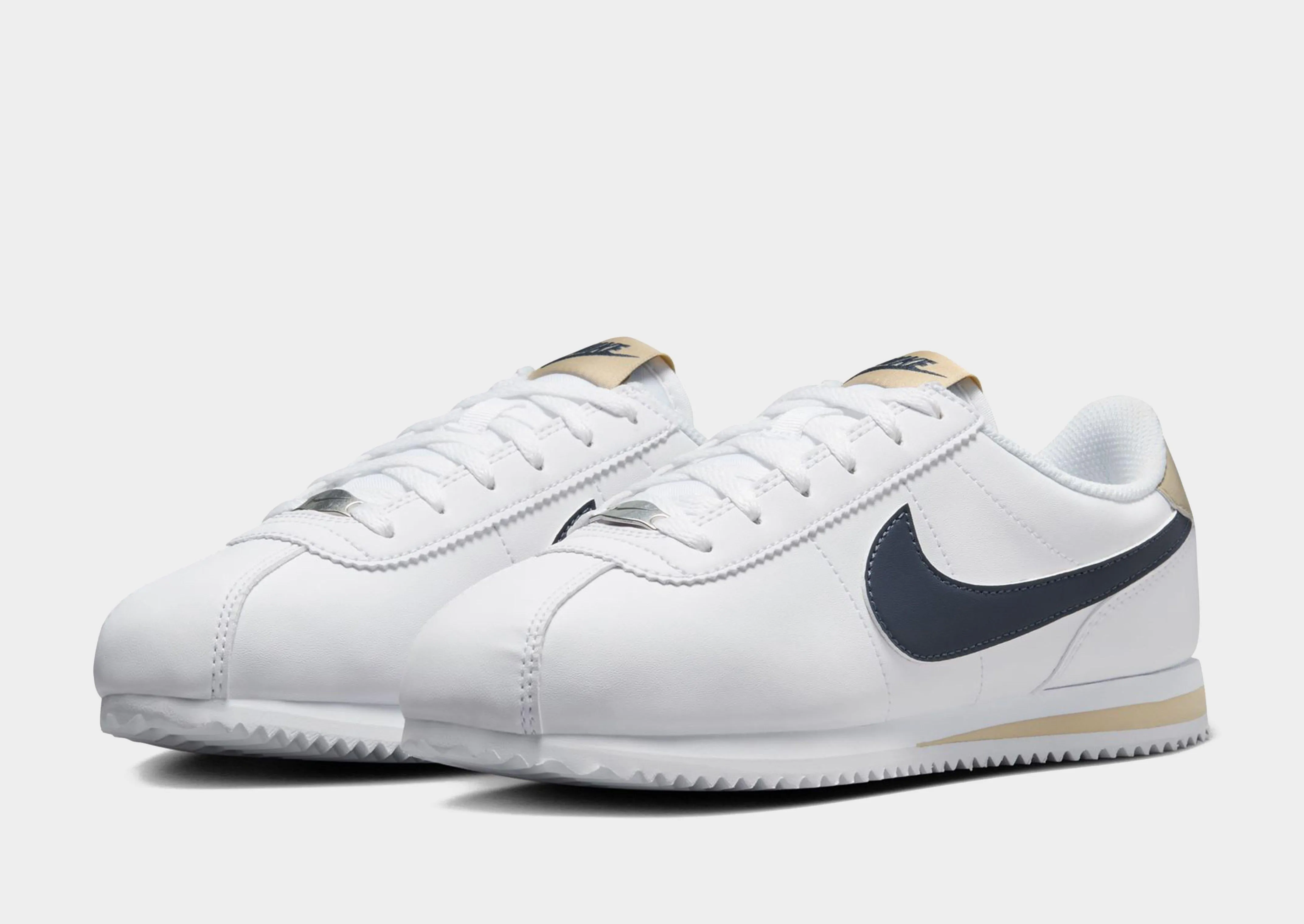 Cortez Junior's day running shoes hard - ground shoes
