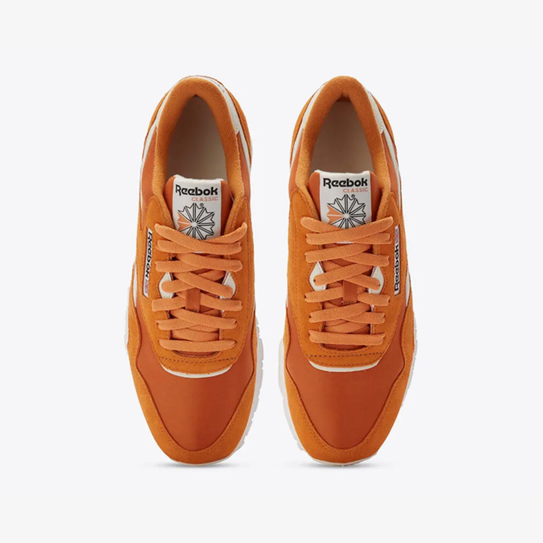 Core Support Play Hard Reebok | CLASSIC NYLON { SUNBAKED CLAY/VINTAGE CHALK