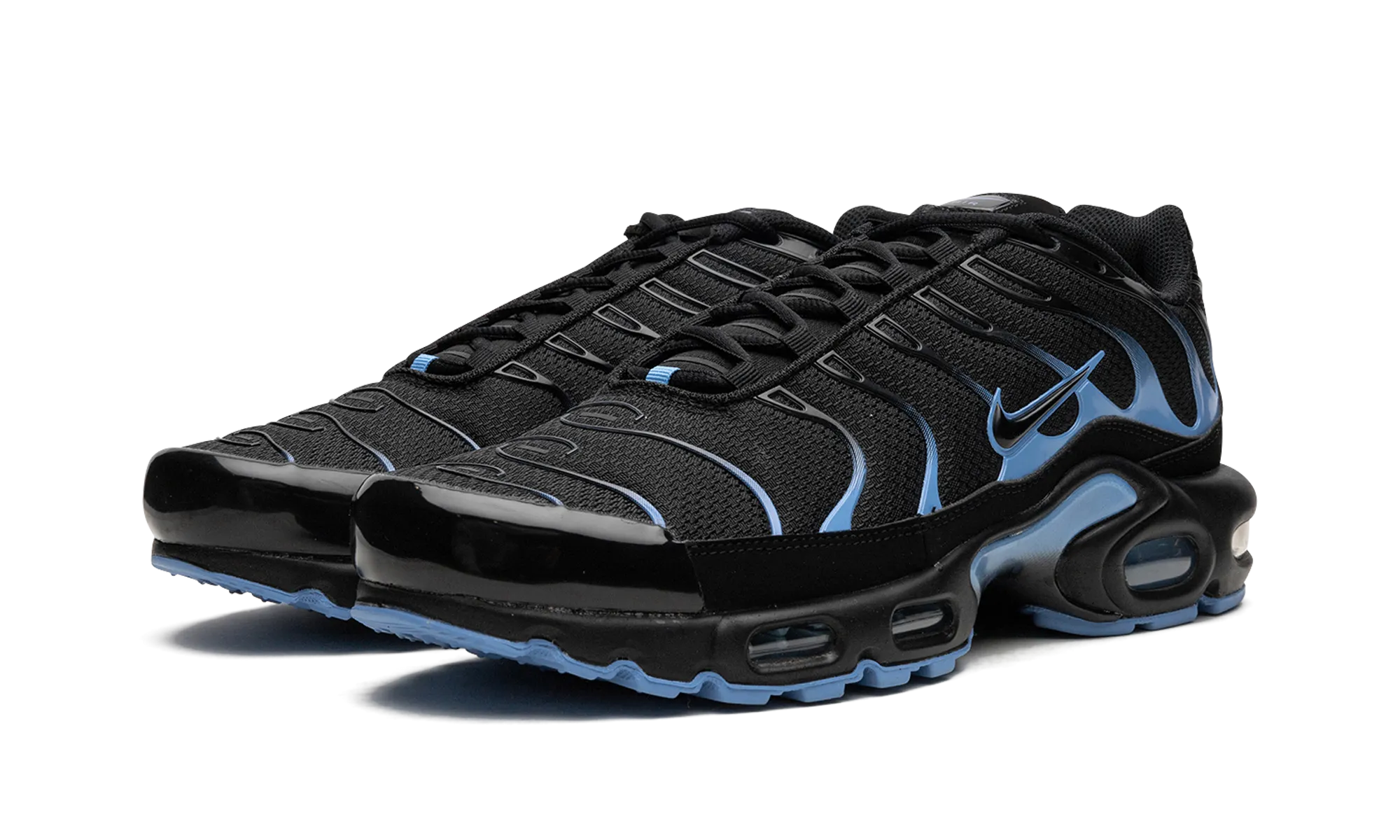 streamlined look environmentally - conscious Air Max Plus "Black / University Blue"