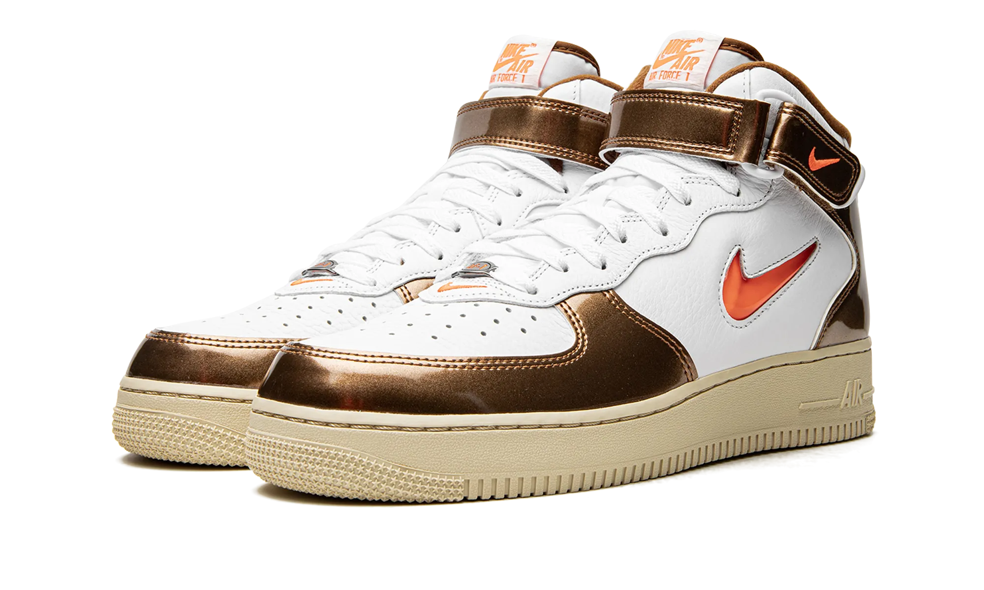 Foot alignment clean design Air Force 1 Mid QS "Ale Brown"