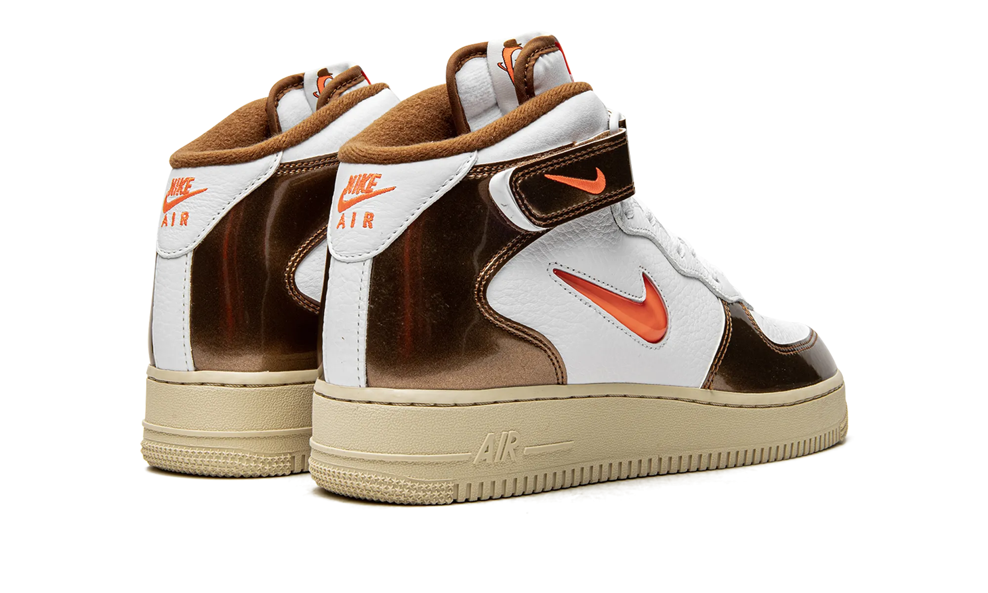 Air Force 1 Mid QS "Ale Brown" urban scene Classic Color