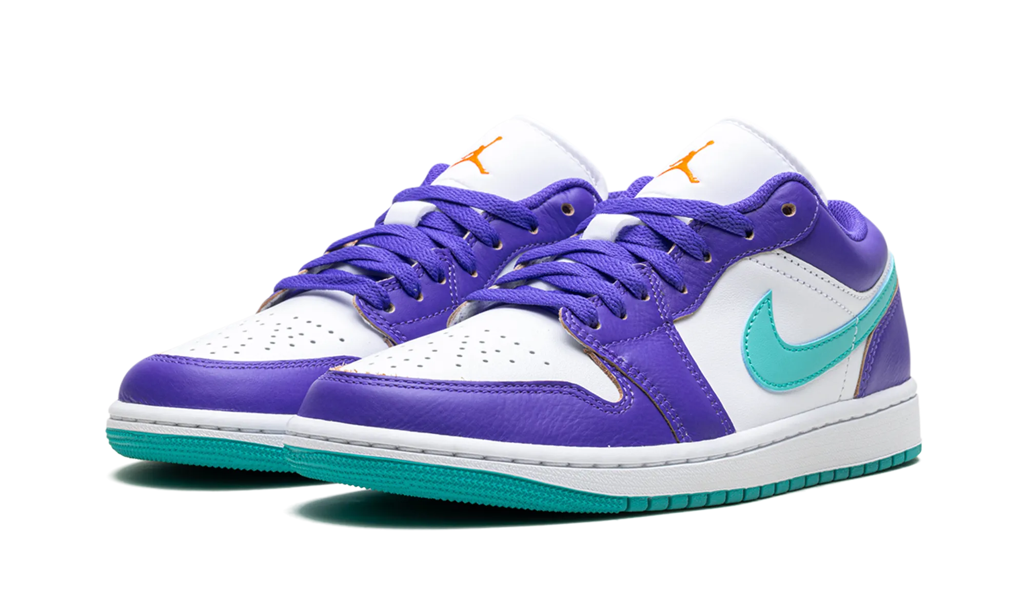 Air Jordan 1 "Hornets" Street Trail