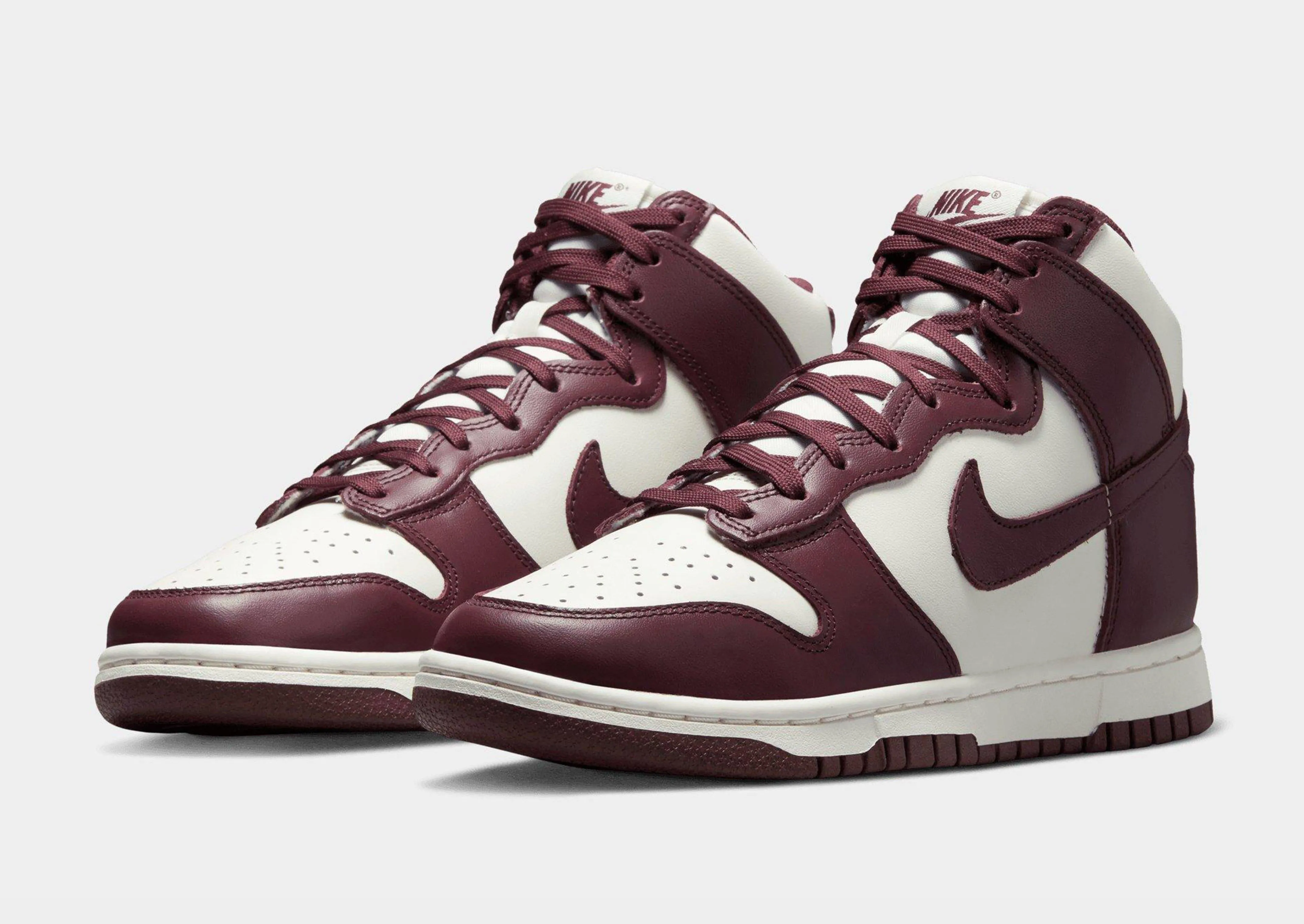 Comfortable Padding Dunk High Women's