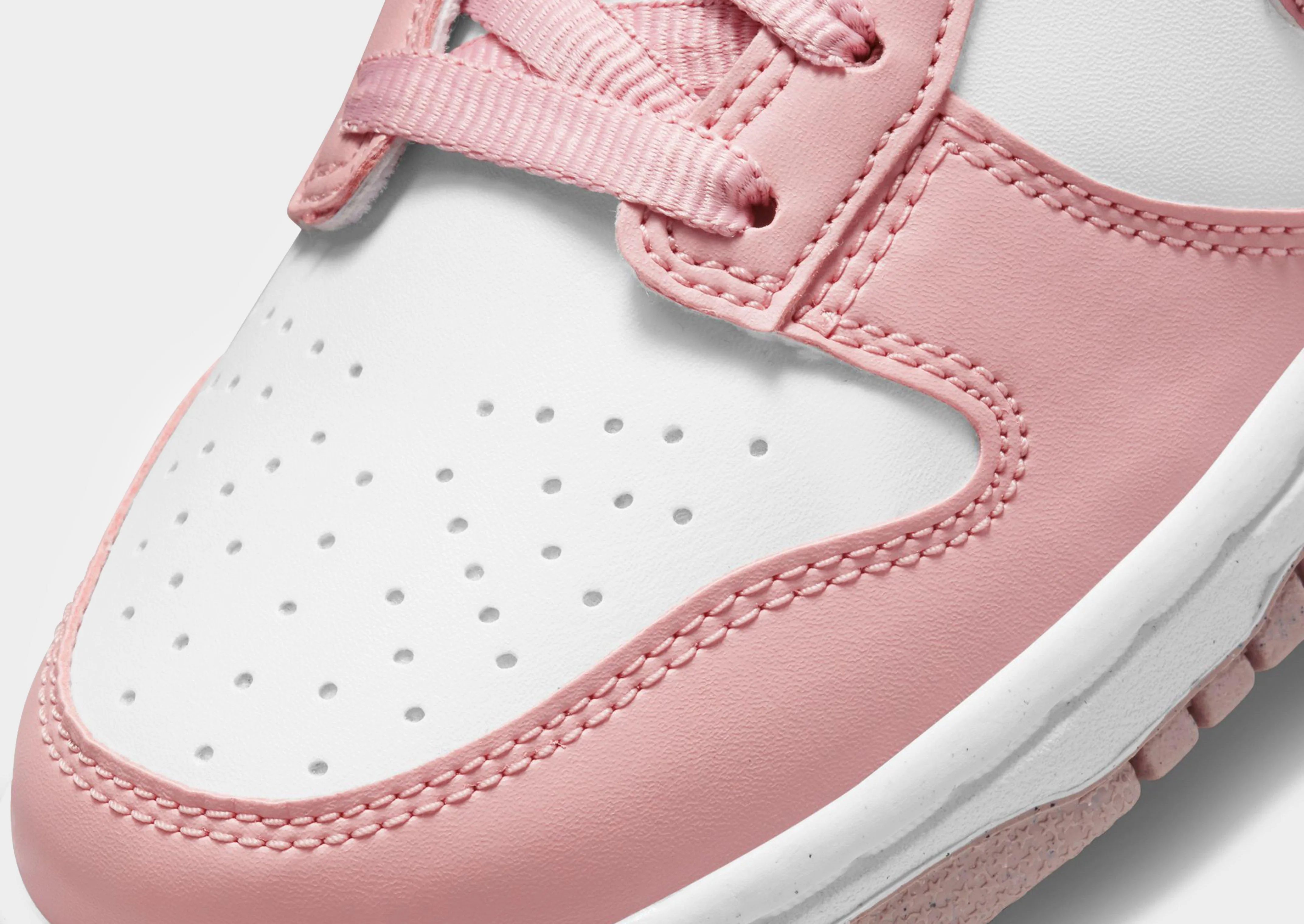 Dunk Low Junior's Subtle Edge