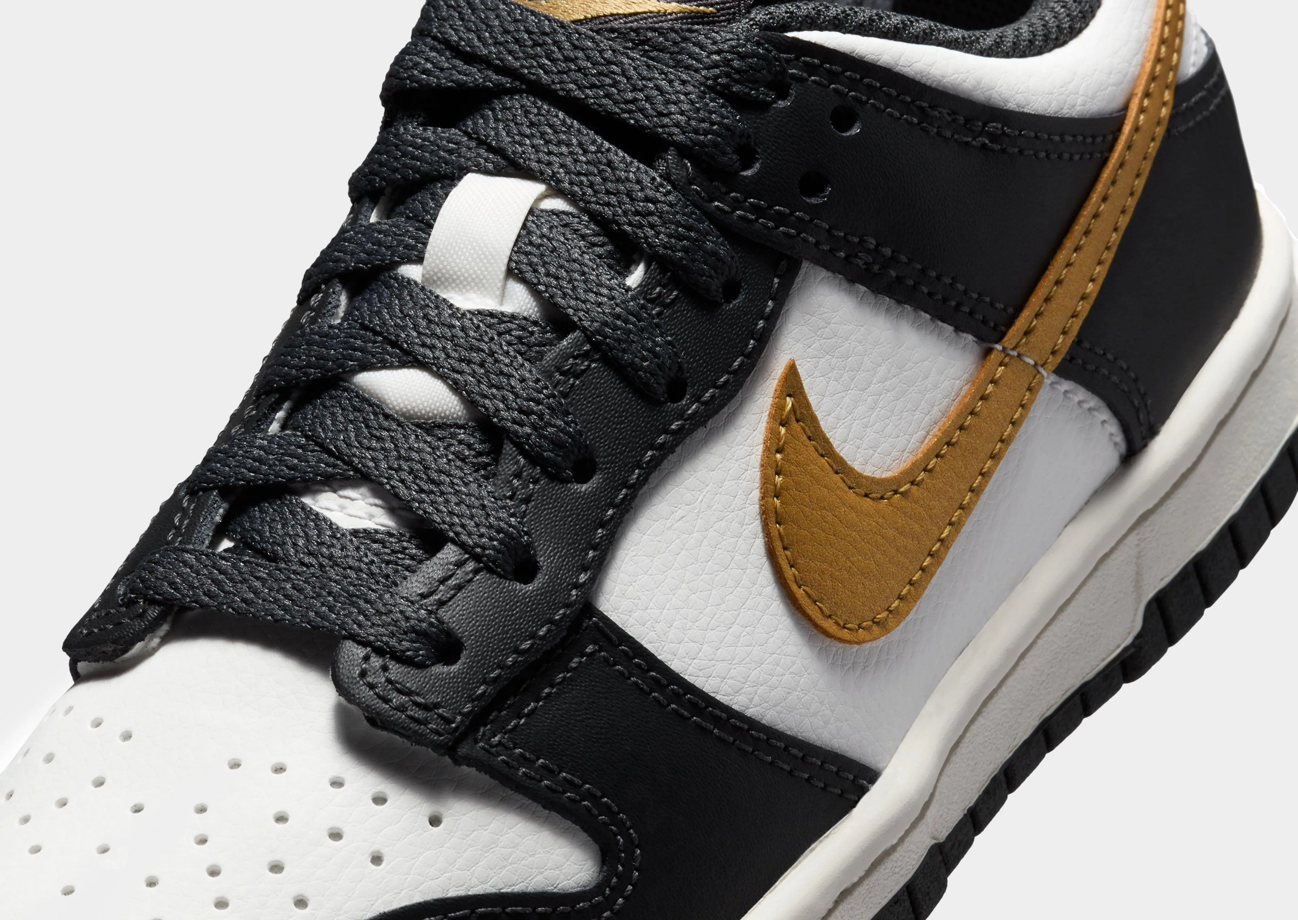 Dunk Low Junior's Flexible Materials