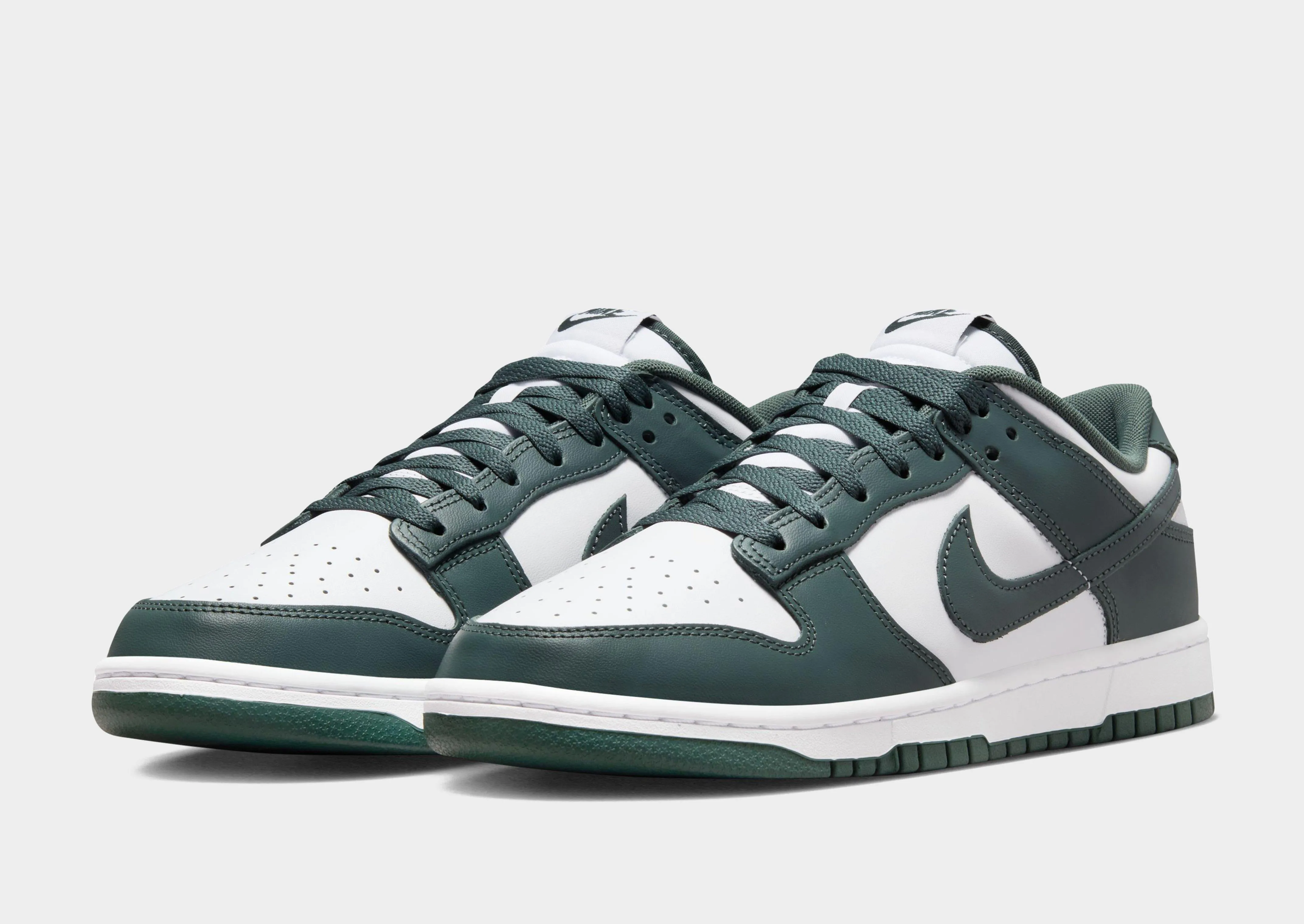 Chic Footwear Dunk Low Retro