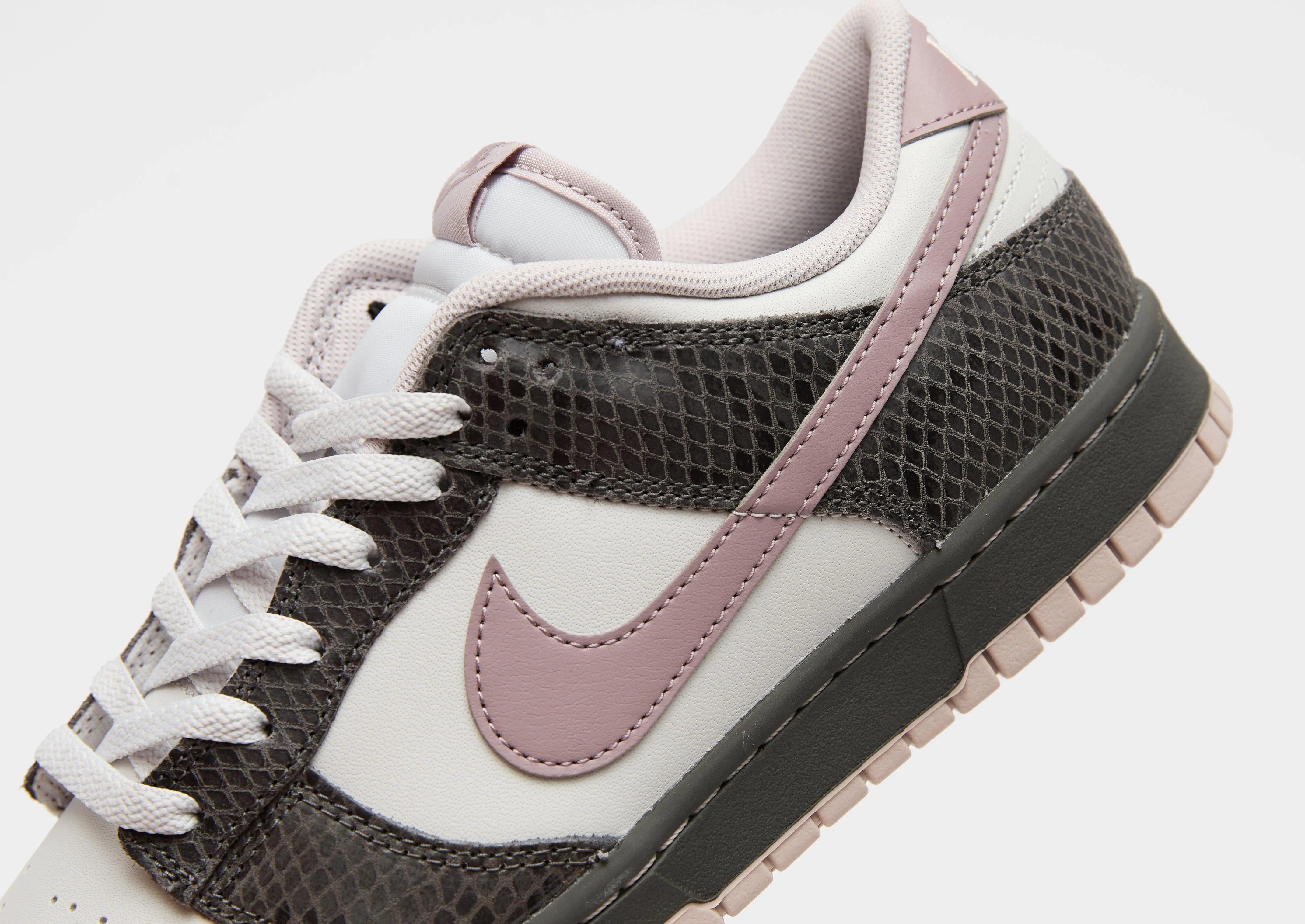School Pace Dunk Low SE