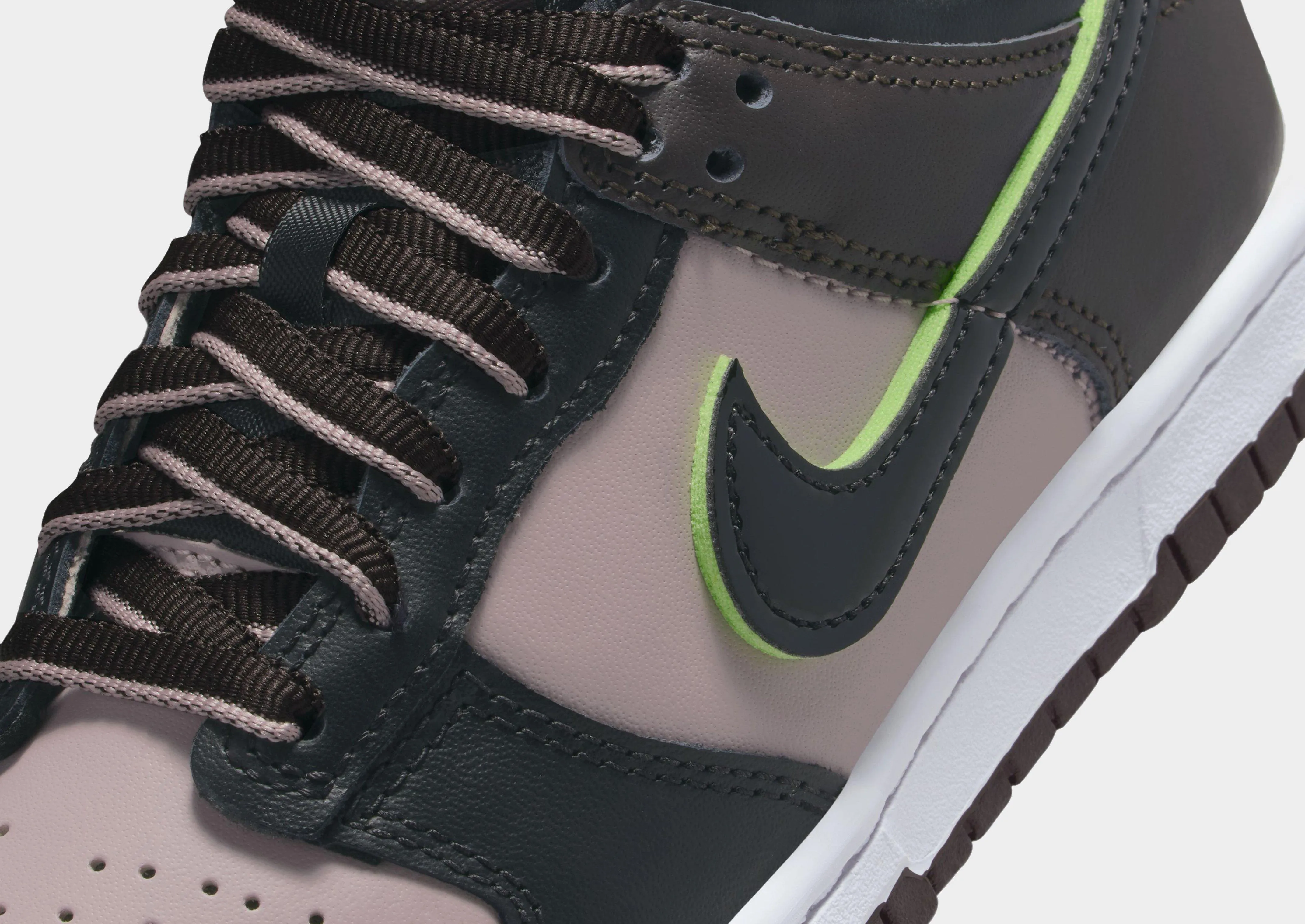 Dunk Low SE Junior's Elite comfort Creative Style