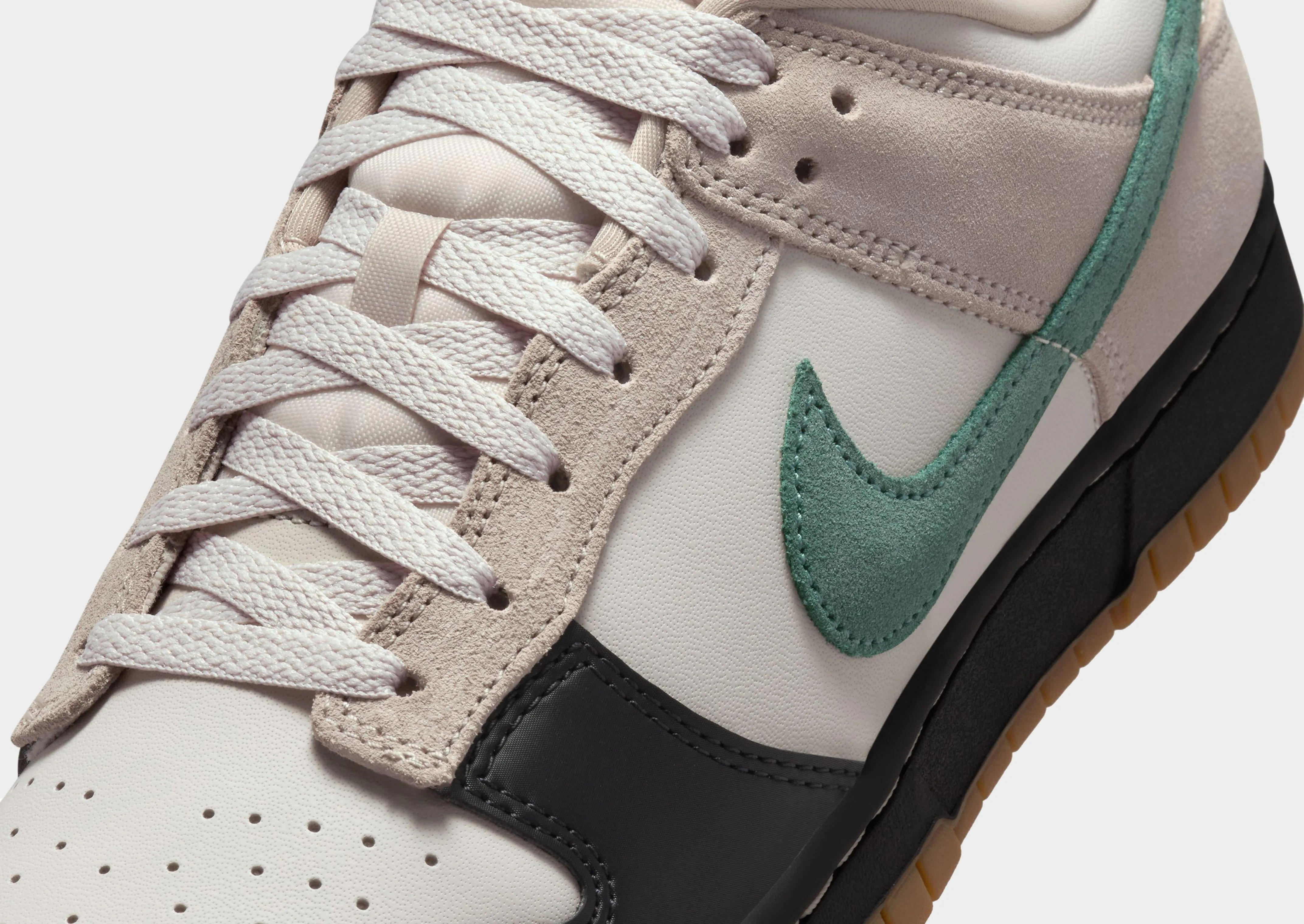 Dunk Low Vine Hike
