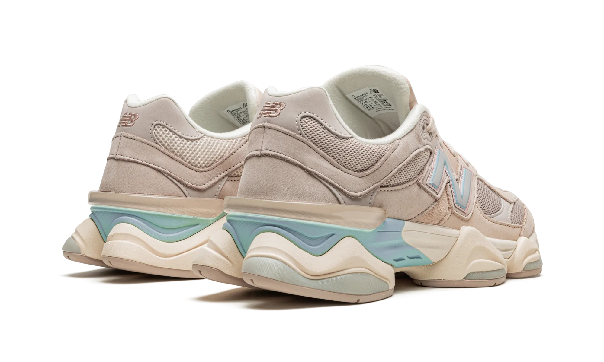 9060 "Ivory" short - distance run running in a martial arts studio shoes