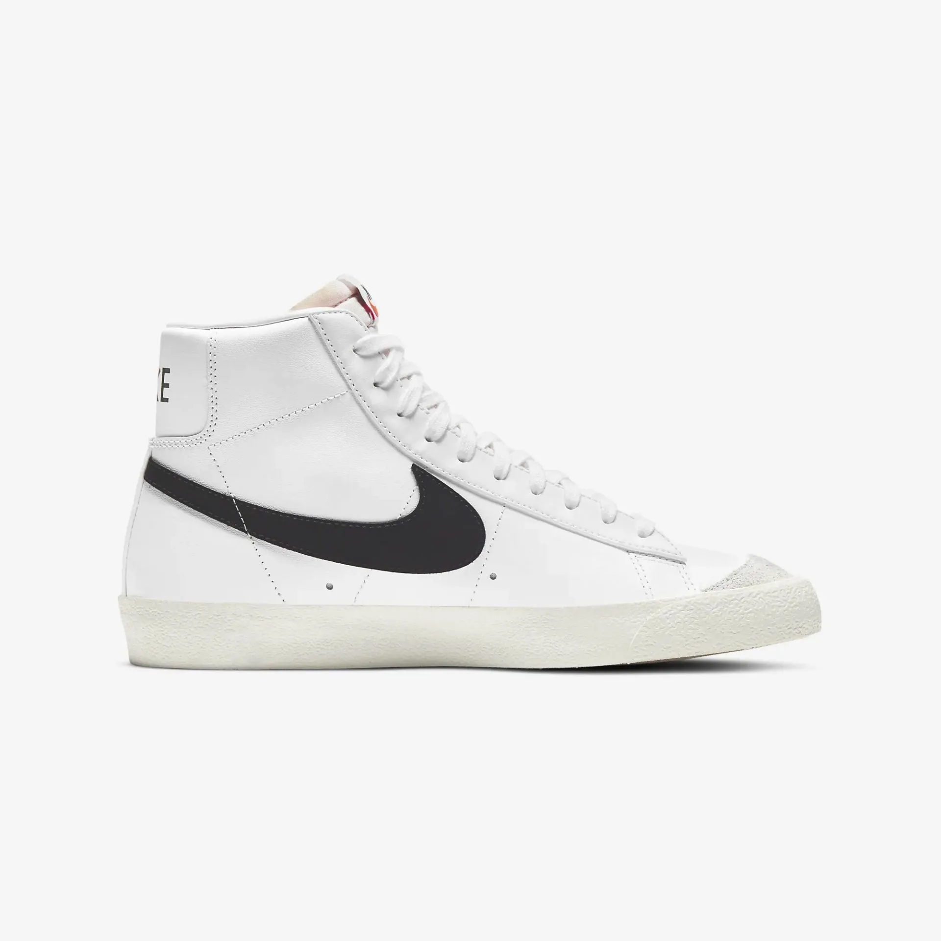 Nike | BLAZER MID'77 VINTAGE { BLACK/WHITE Foam Comfort Basic Fit