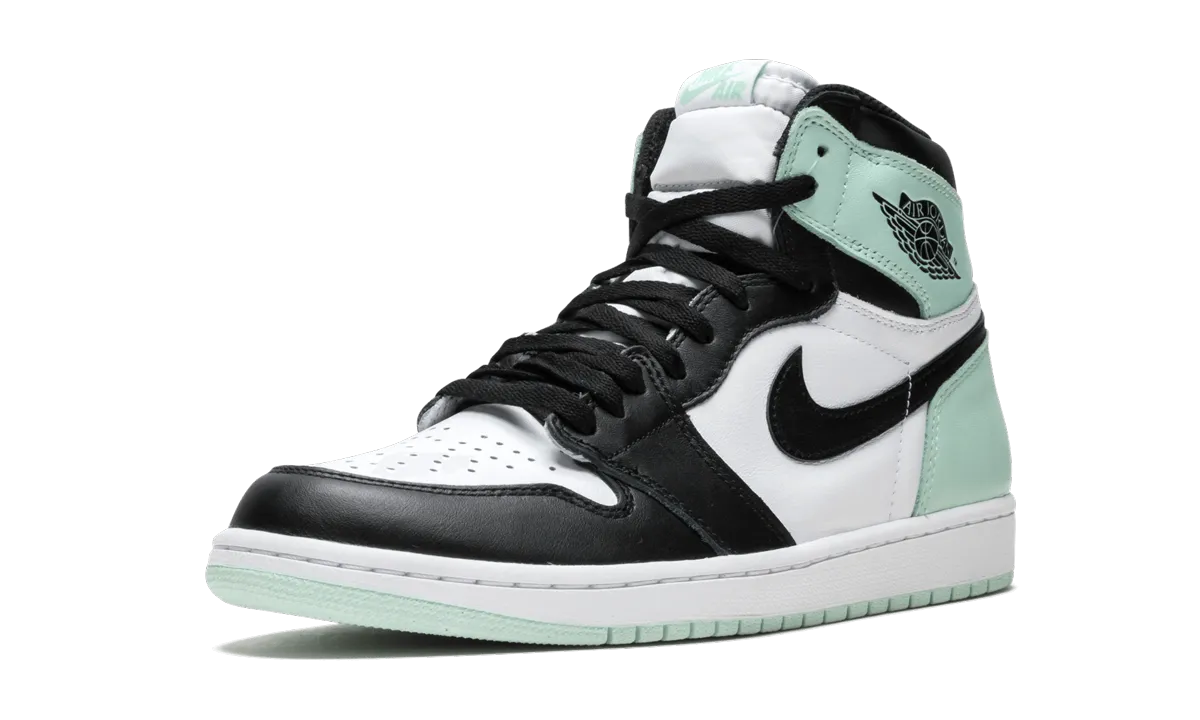 Air Jordan 1 Retro High OG NRG "Igloo" Breath Zone Balanced weight