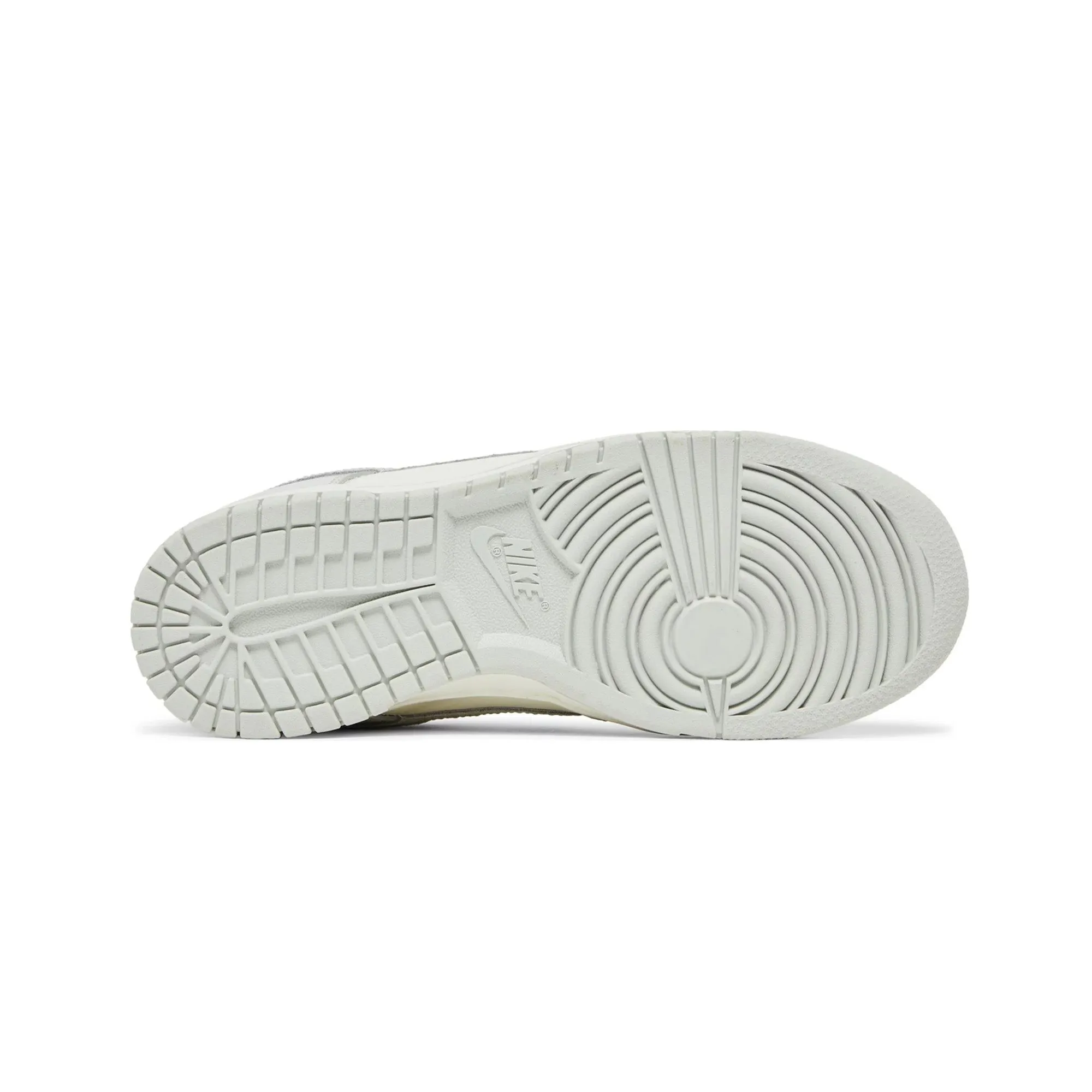 Sporty Fit Nike Dunk Low 'Needlework Sail Aura' Women's (2023)