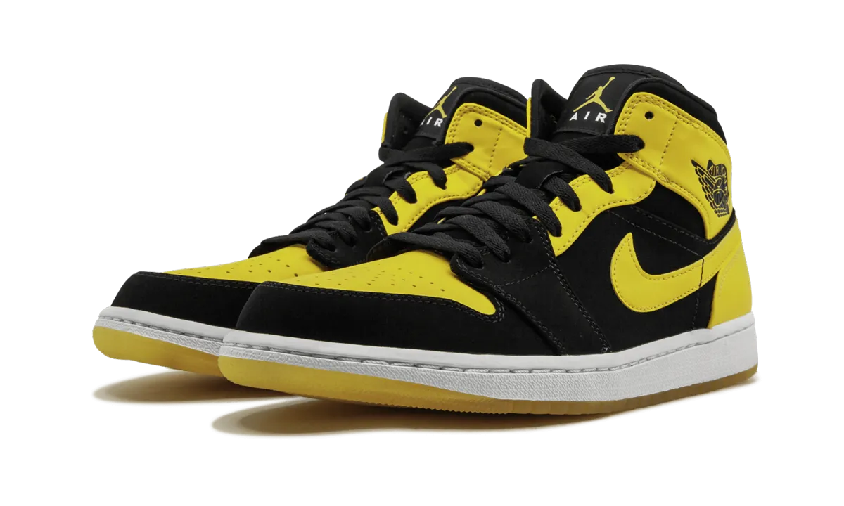 Air Jordan 1 Mid "New Love 2017 Release" Sculpted cushioning
