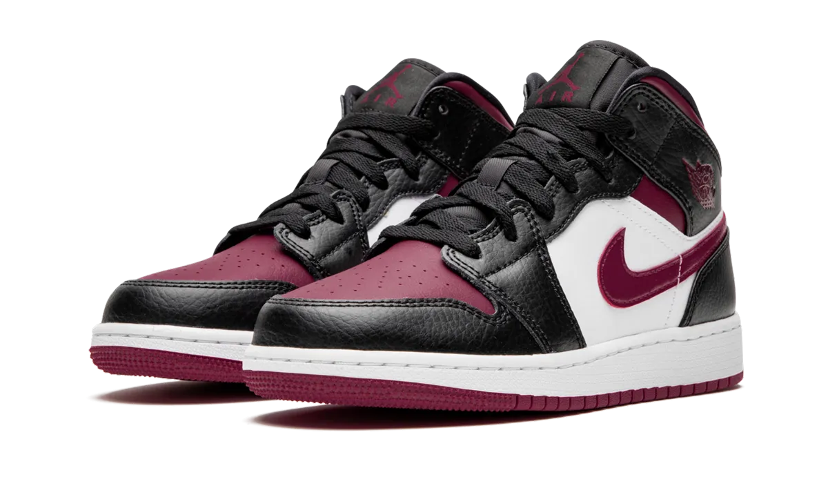 perforated Fit Comfort Air Jordan 1 MID GS "Bred Toe"