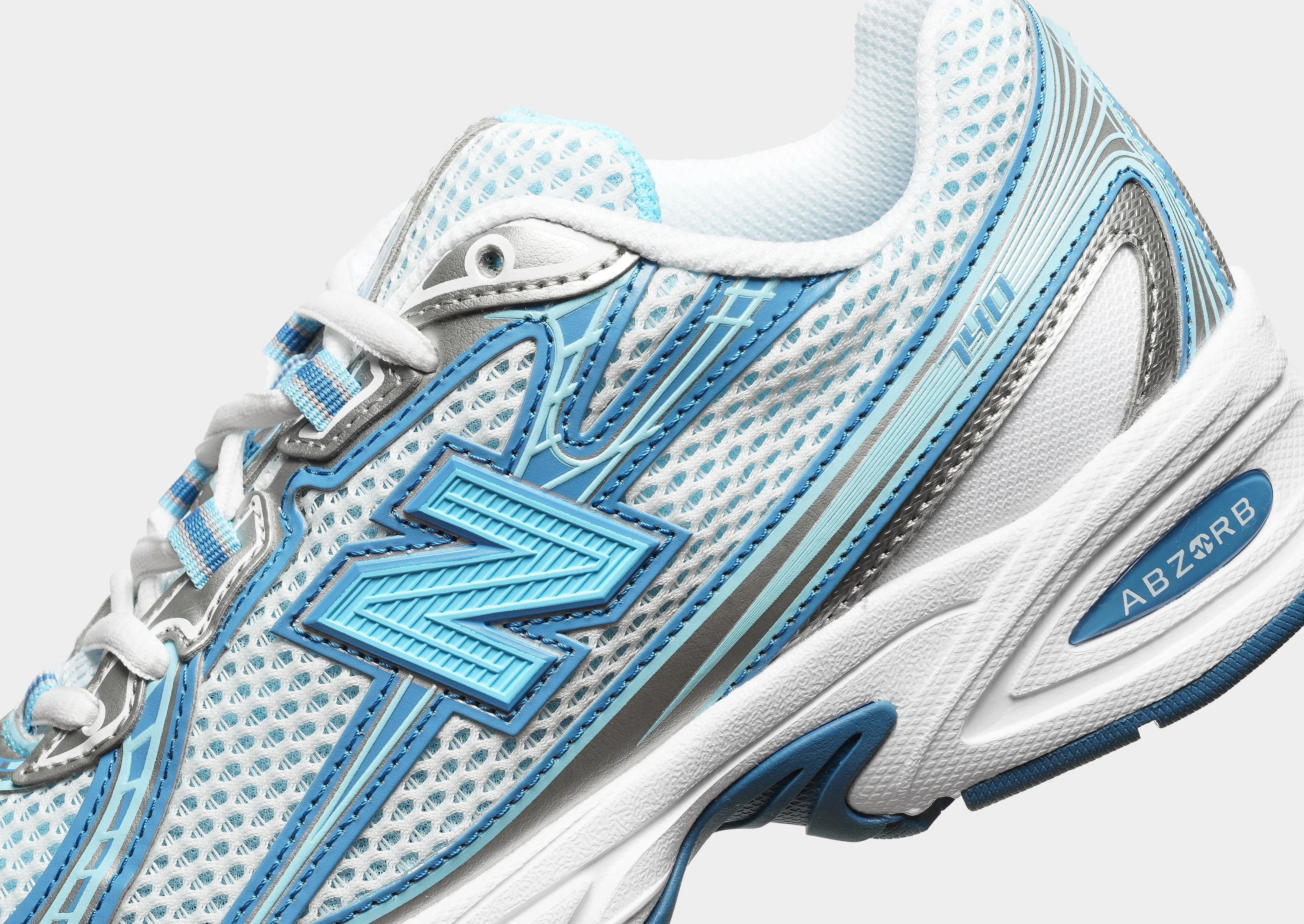 sports shoe alternative 740 Women's