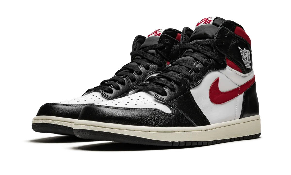 Air Jordan 1 Retro High OG "Gym Red" Foot Fresh