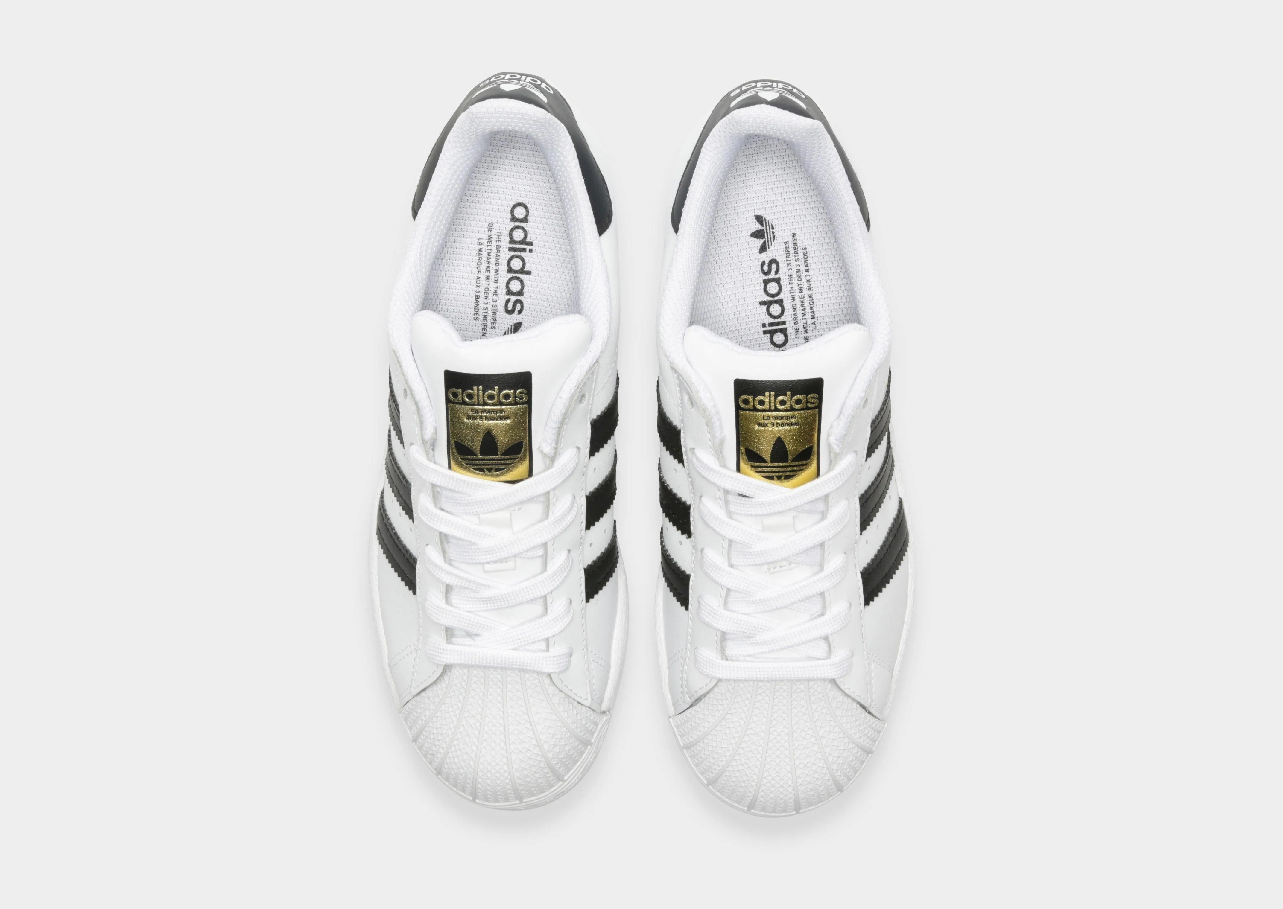 Superstar Junior's Durable Style Trend-setting silhouette