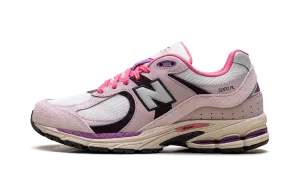 running for competition shoes aerobic shoes 2002R "Passion Fruit Dragon Berry"